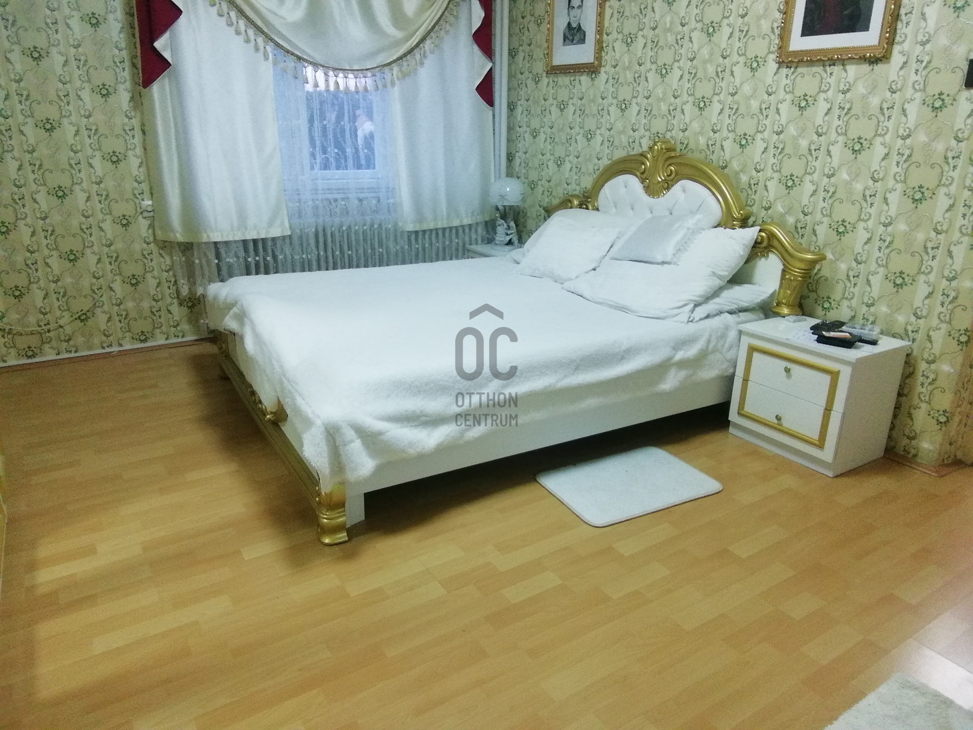 Gallery zoom image