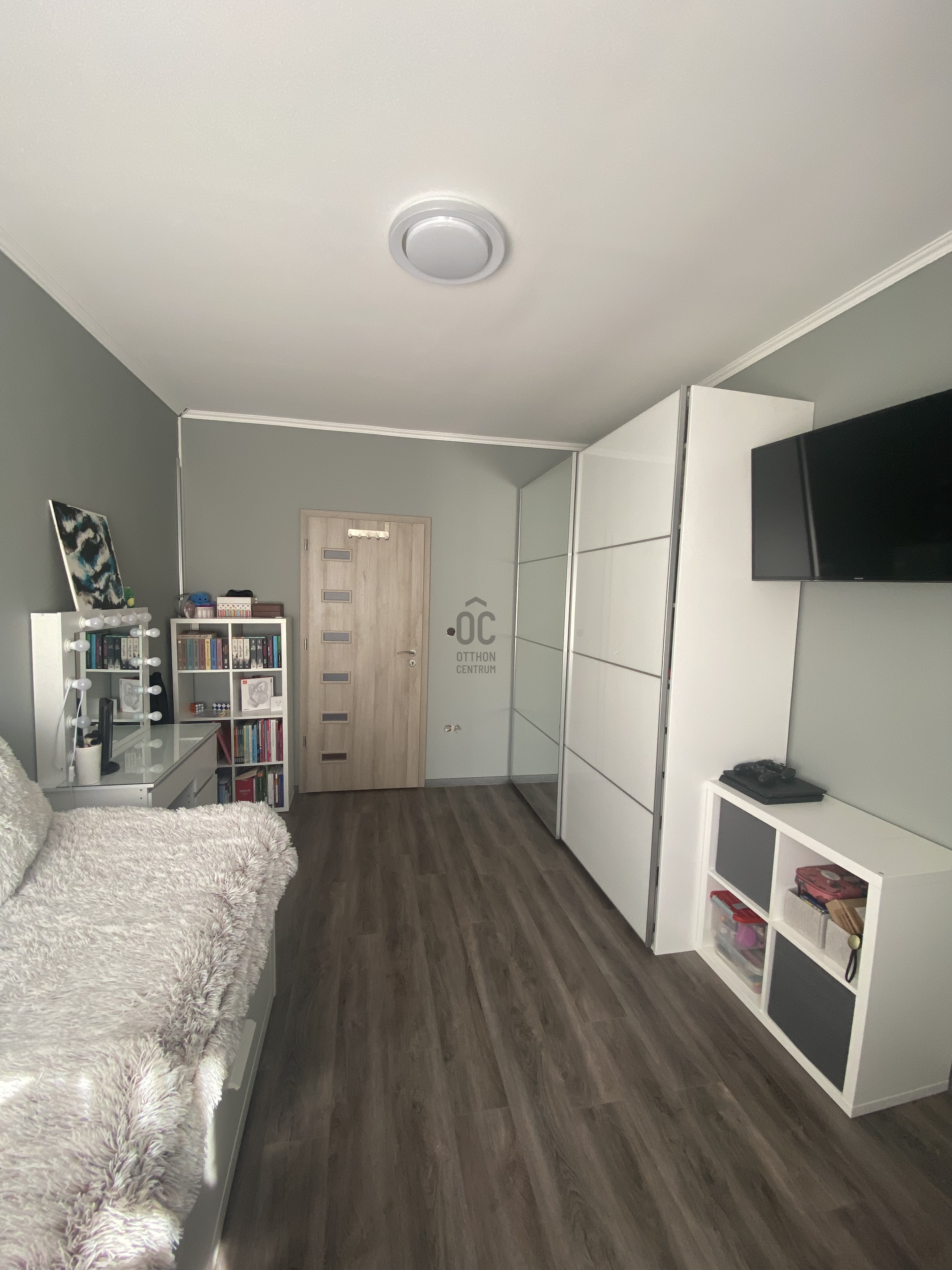 Gallery zoom image
