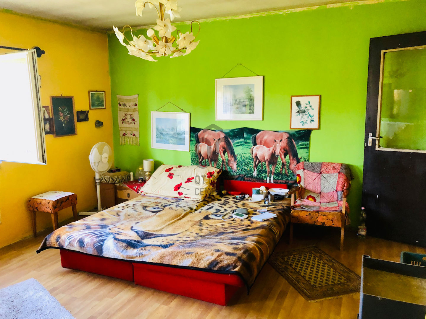 Gallery zoom image