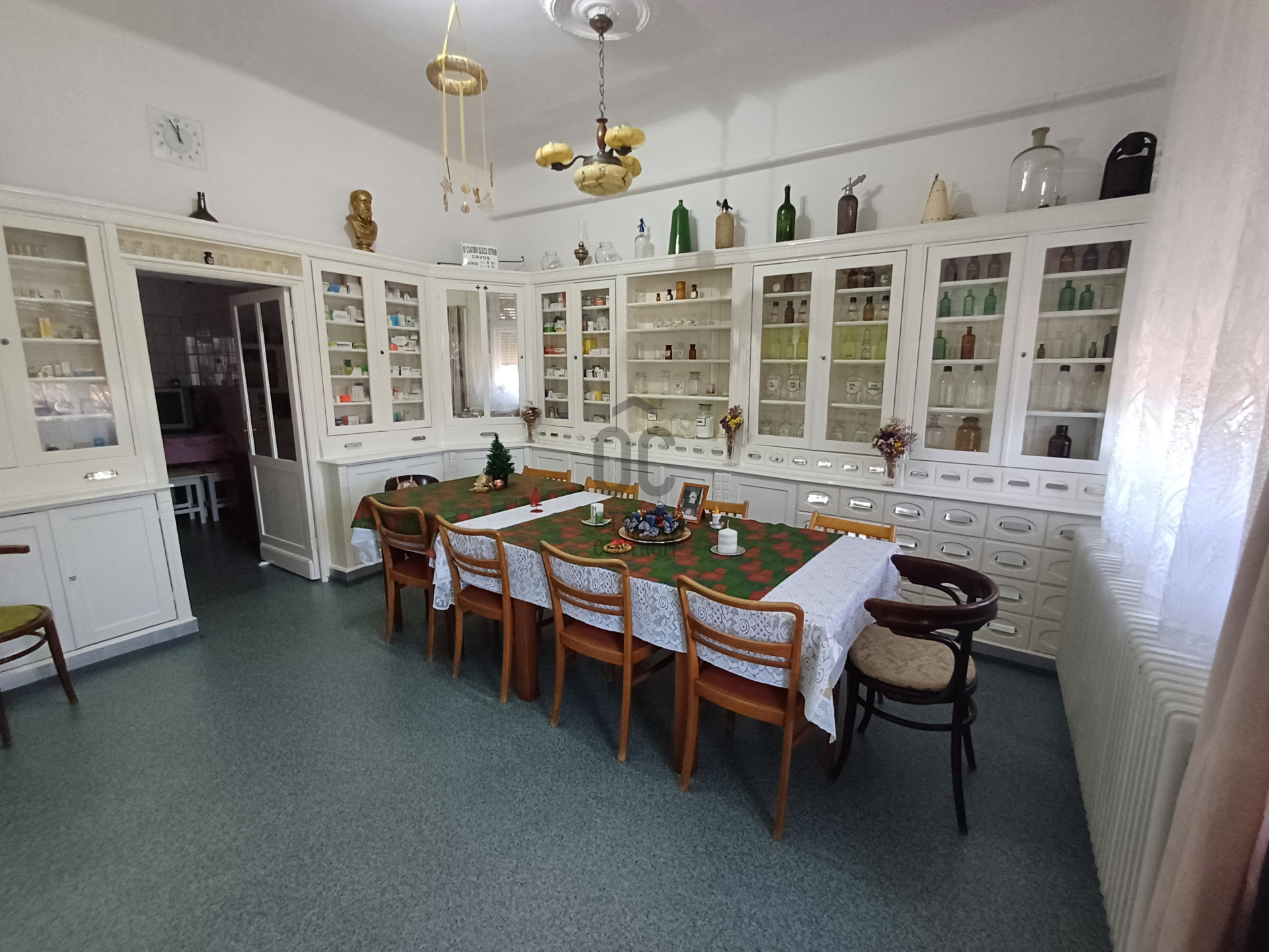 Gallery zoom image
