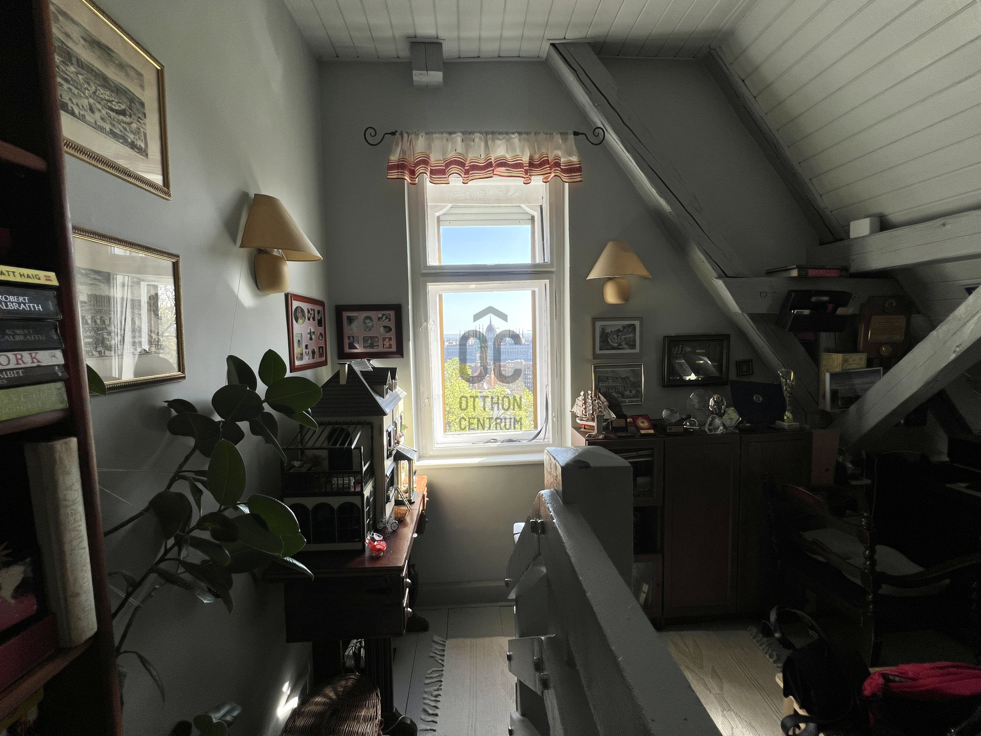 Gallery zoom image