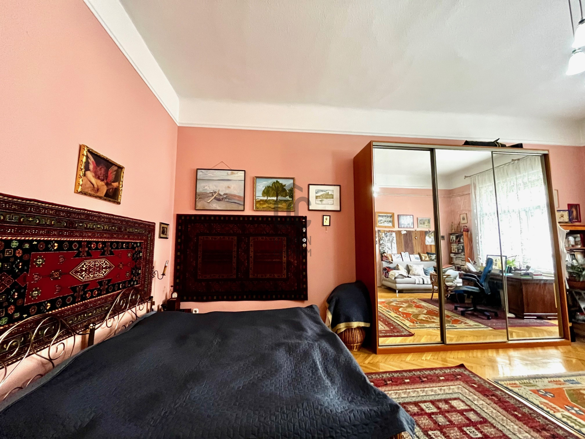 Gallery zoom image