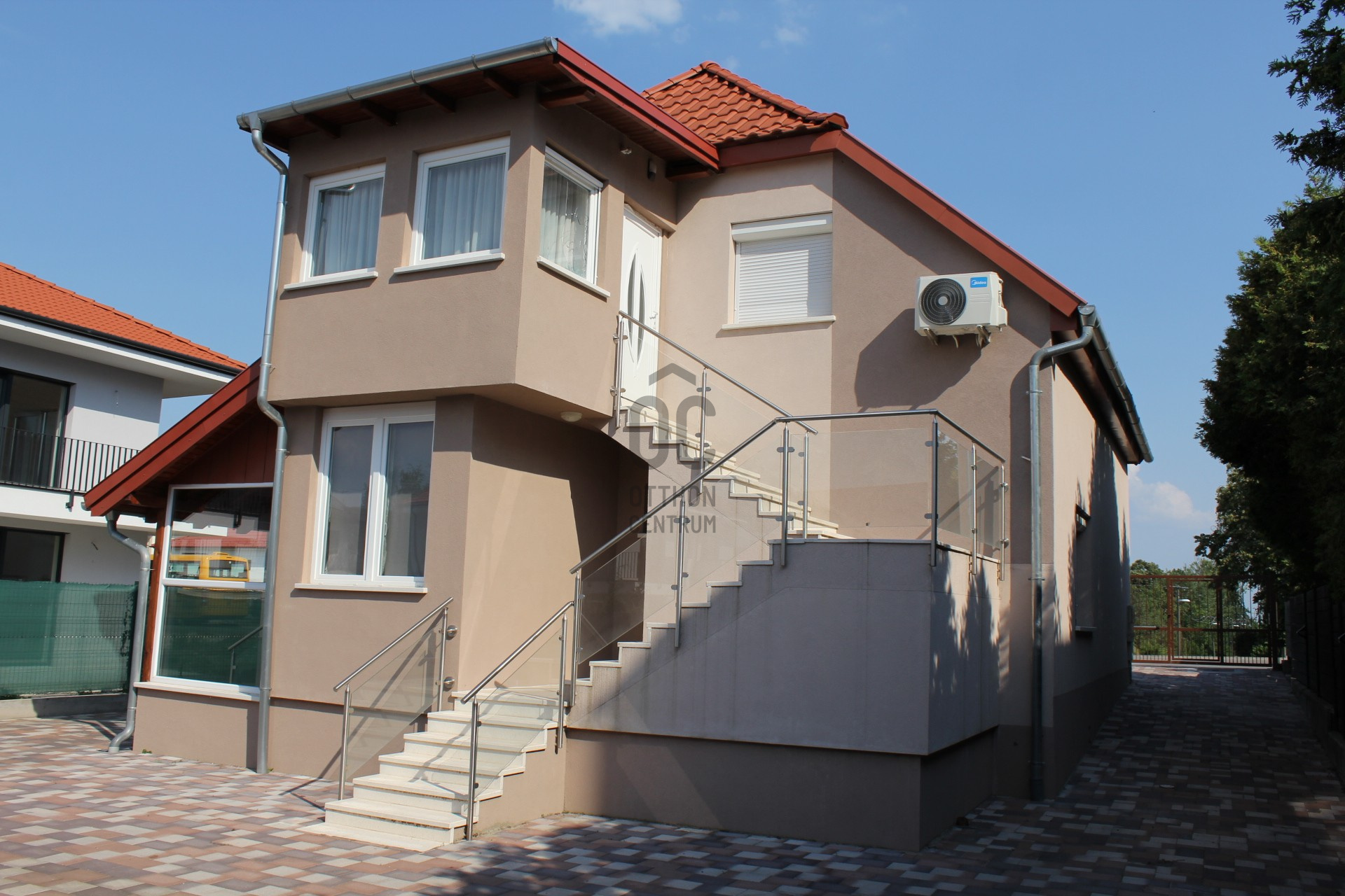 Gallery zoom image