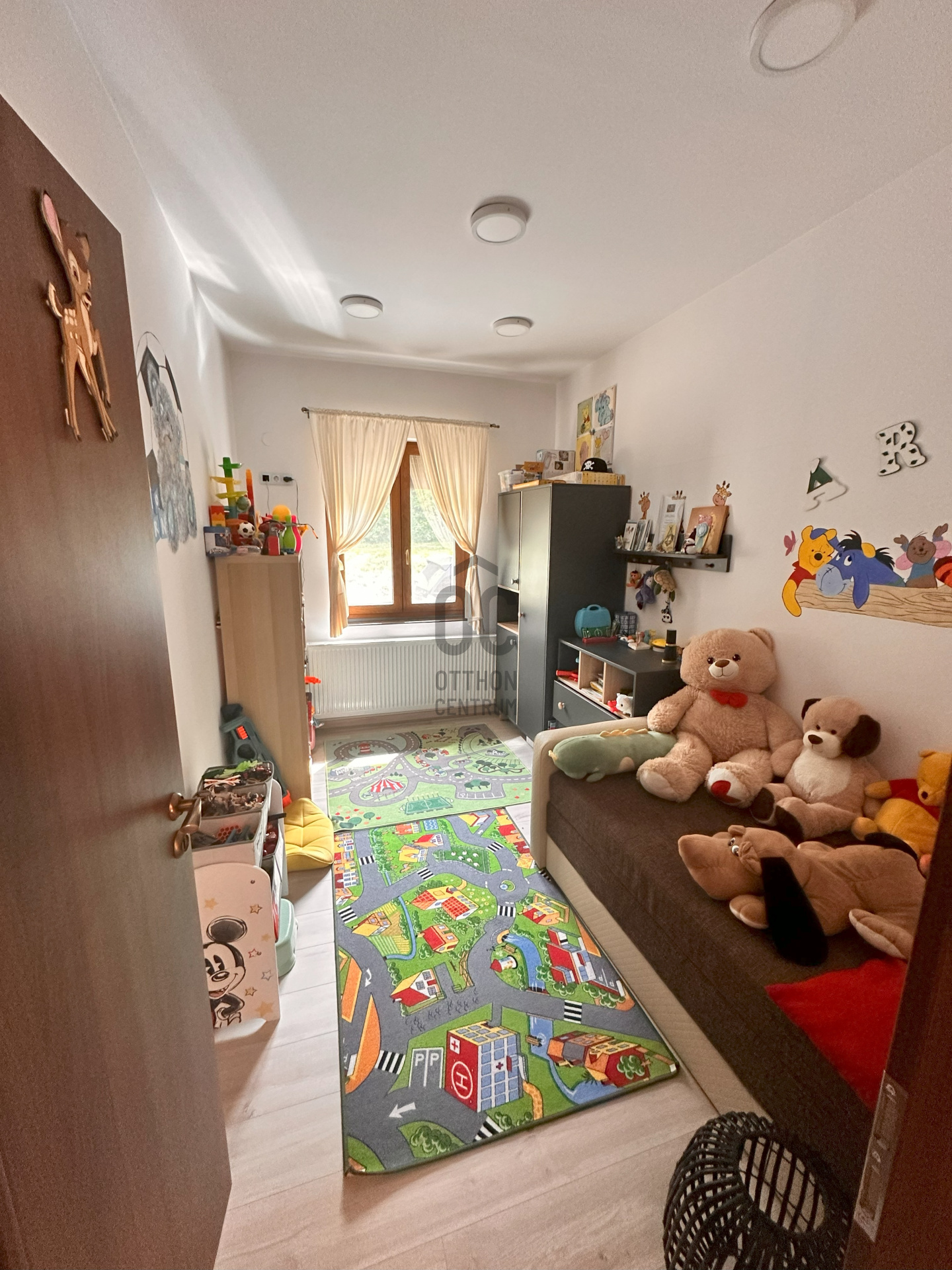 Gallery zoom image
