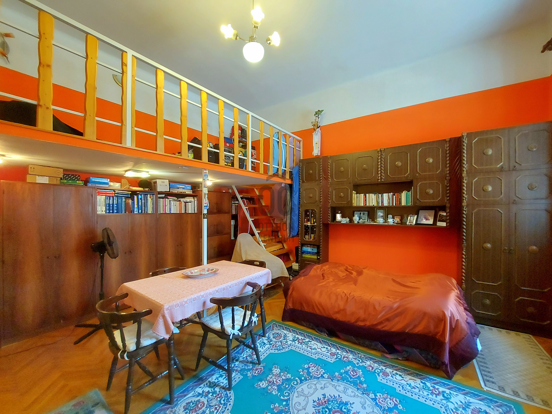 Gallery zoom image