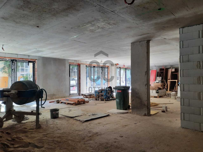 Üzlethelyiség · 131 m² · 156.534.300 Ft