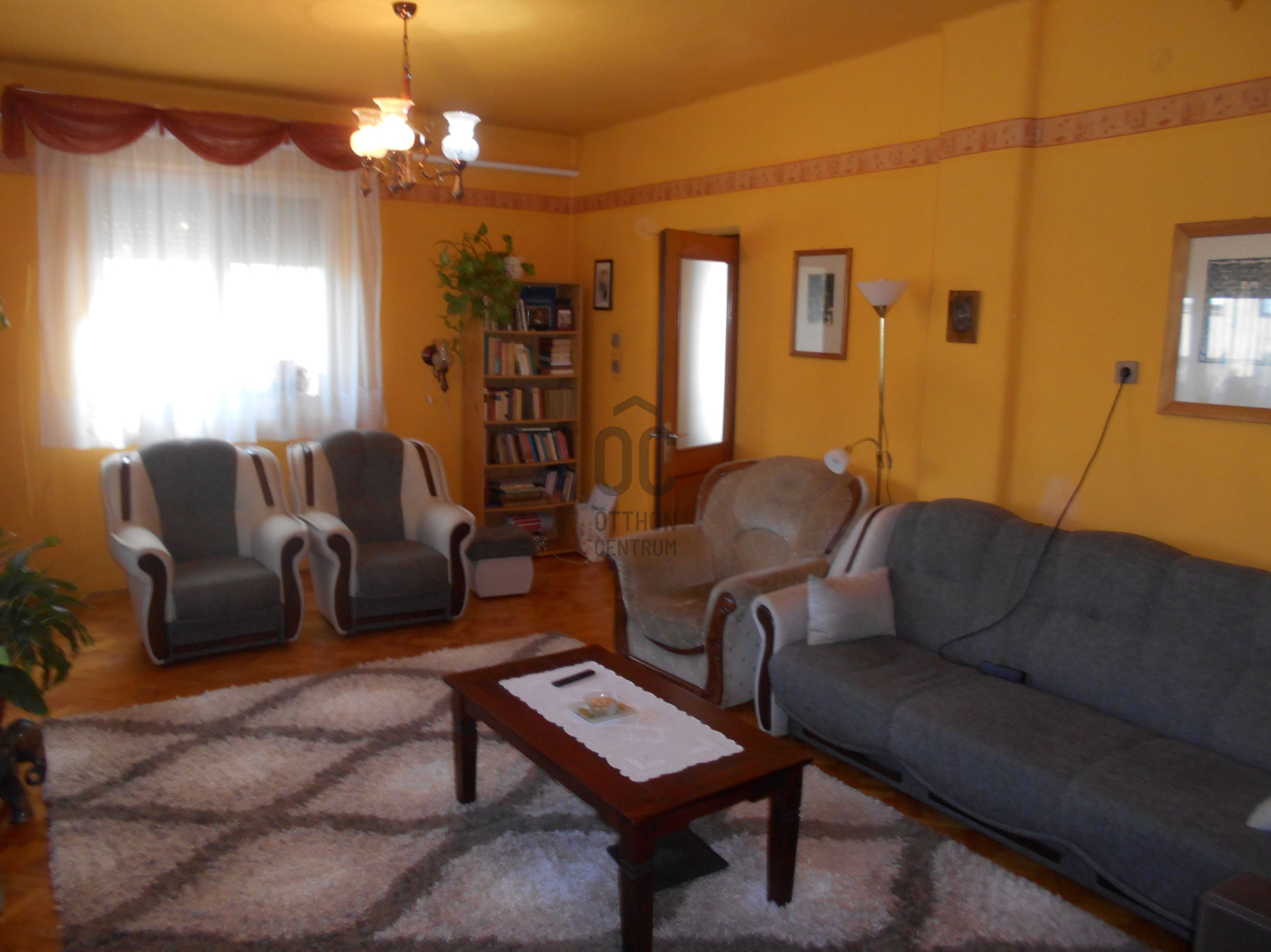 Gallery zoom image