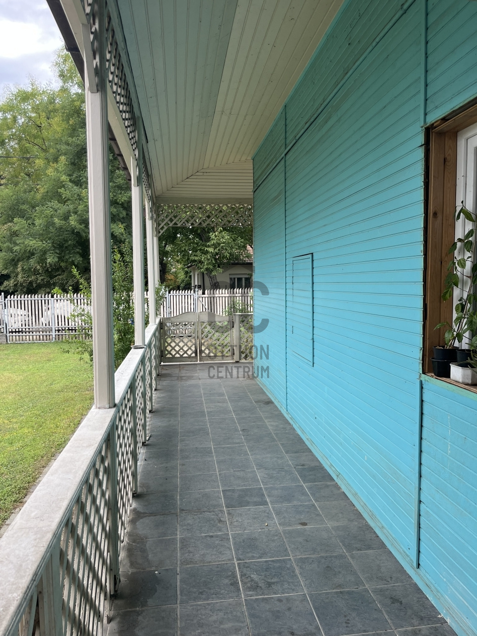 Gallery zoom image
