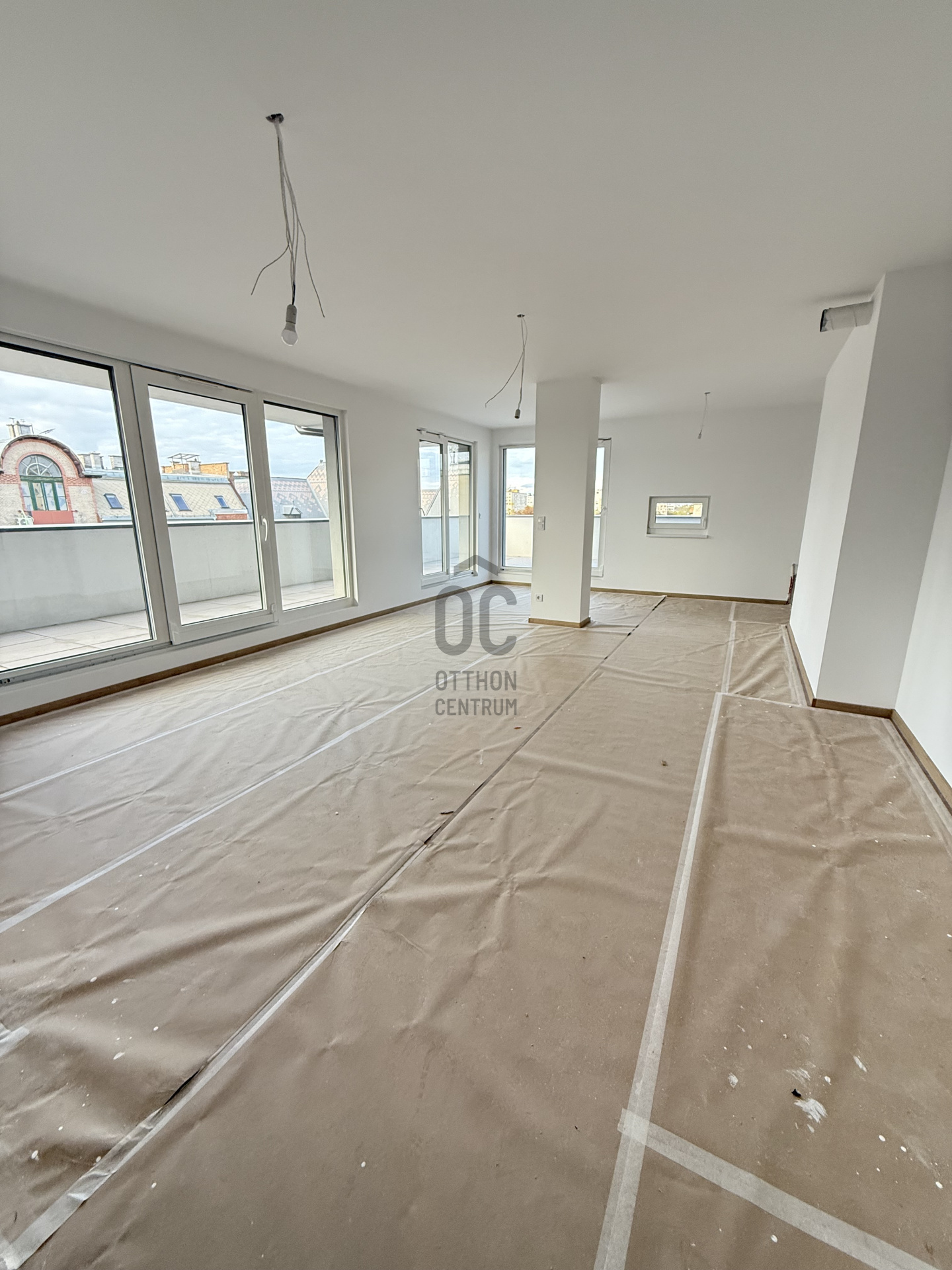 Gallery zoom image