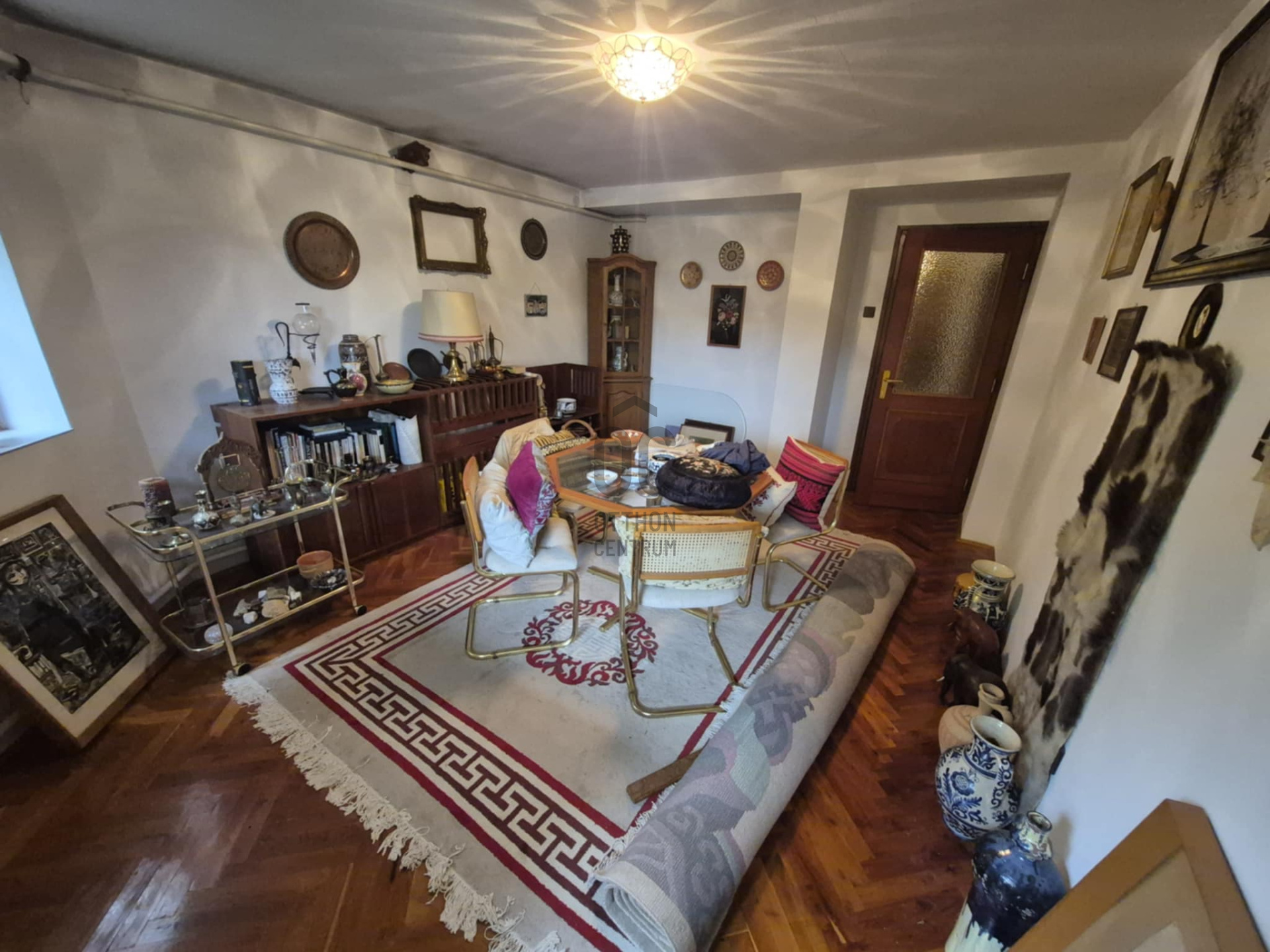 Gallery zoom image
