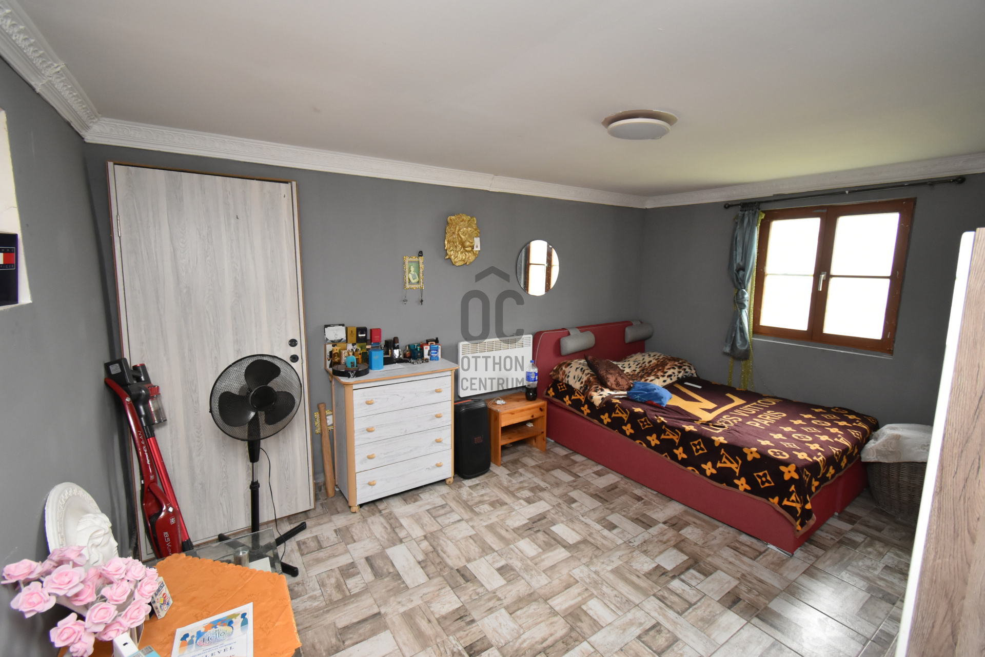 Gallery zoom image