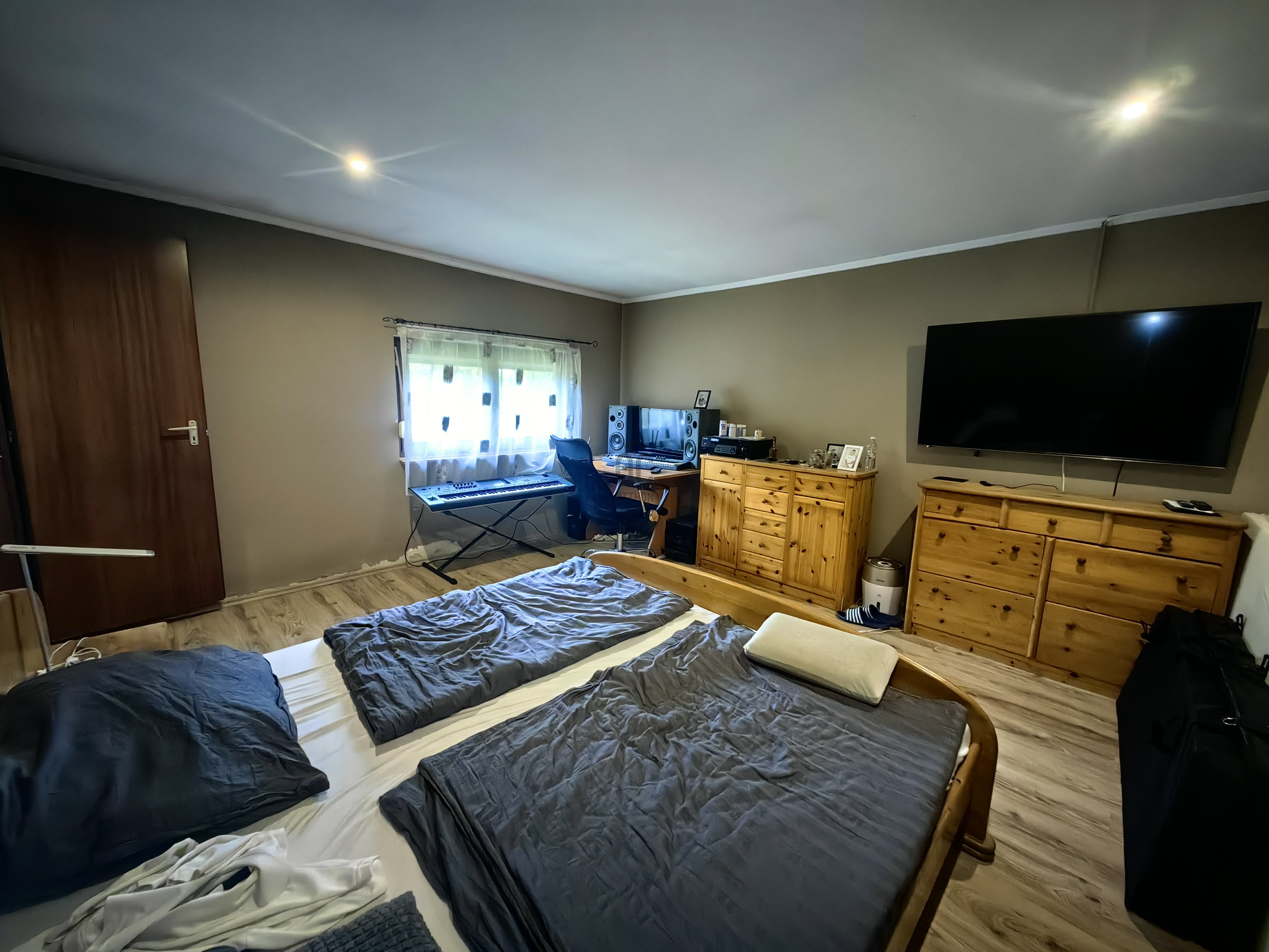 Gallery zoom image