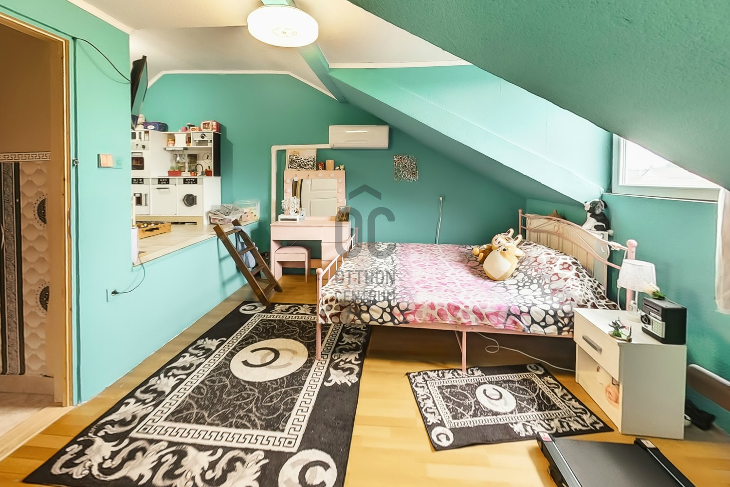Gallery zoom image