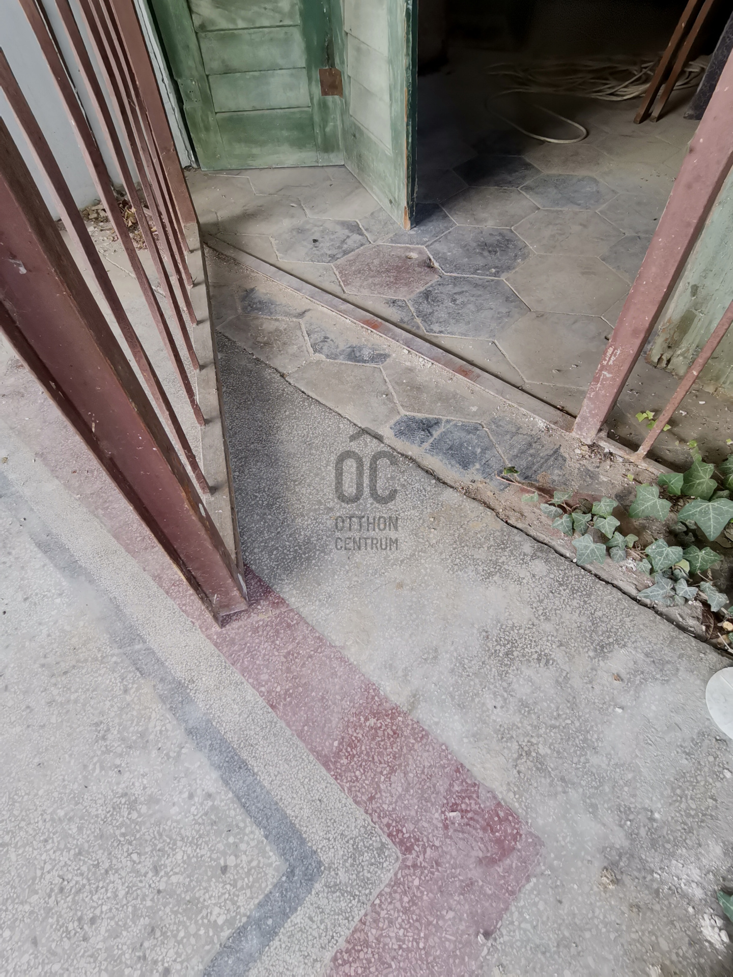 Gallery zoom image