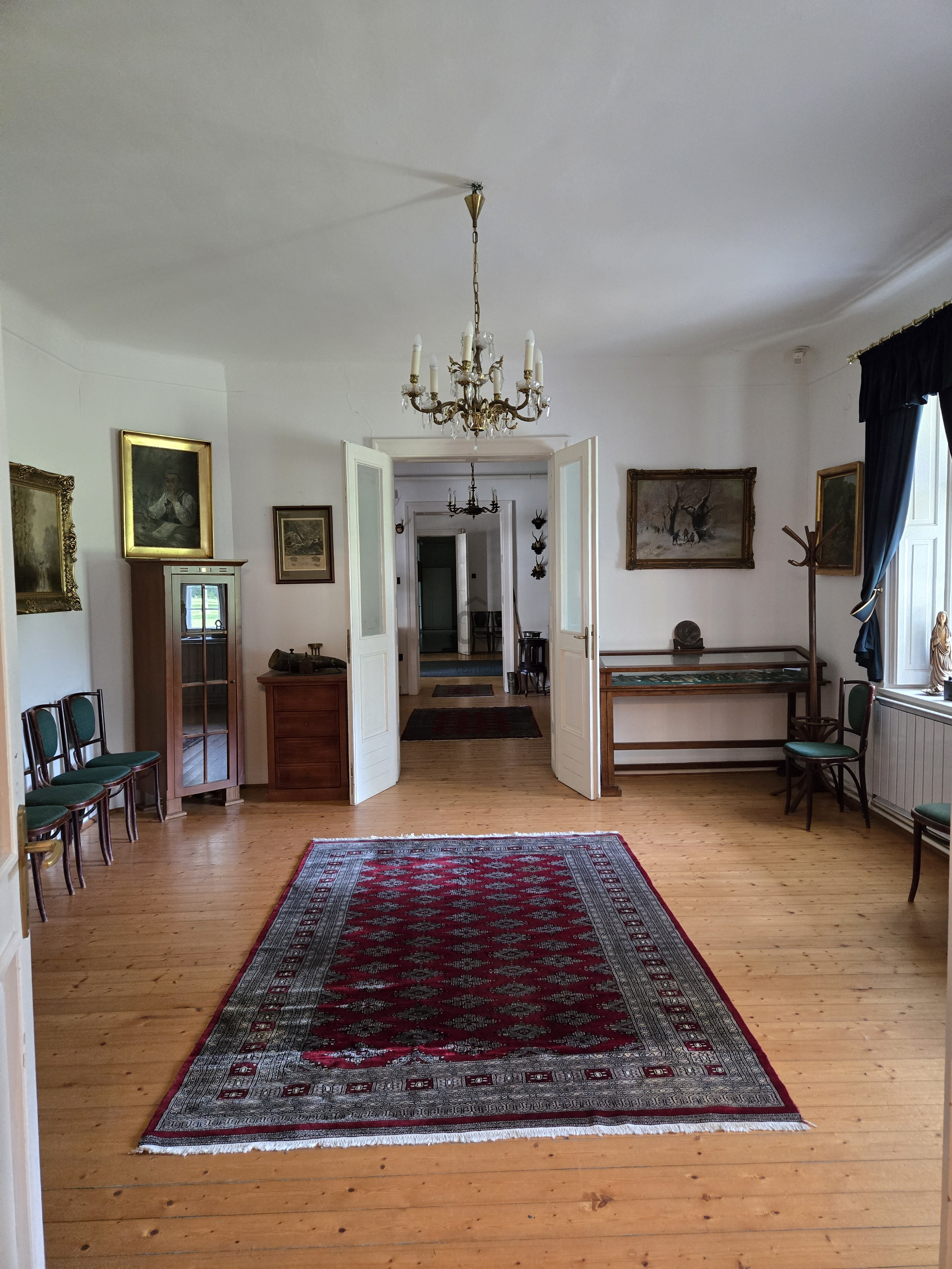 Gallery zoom image