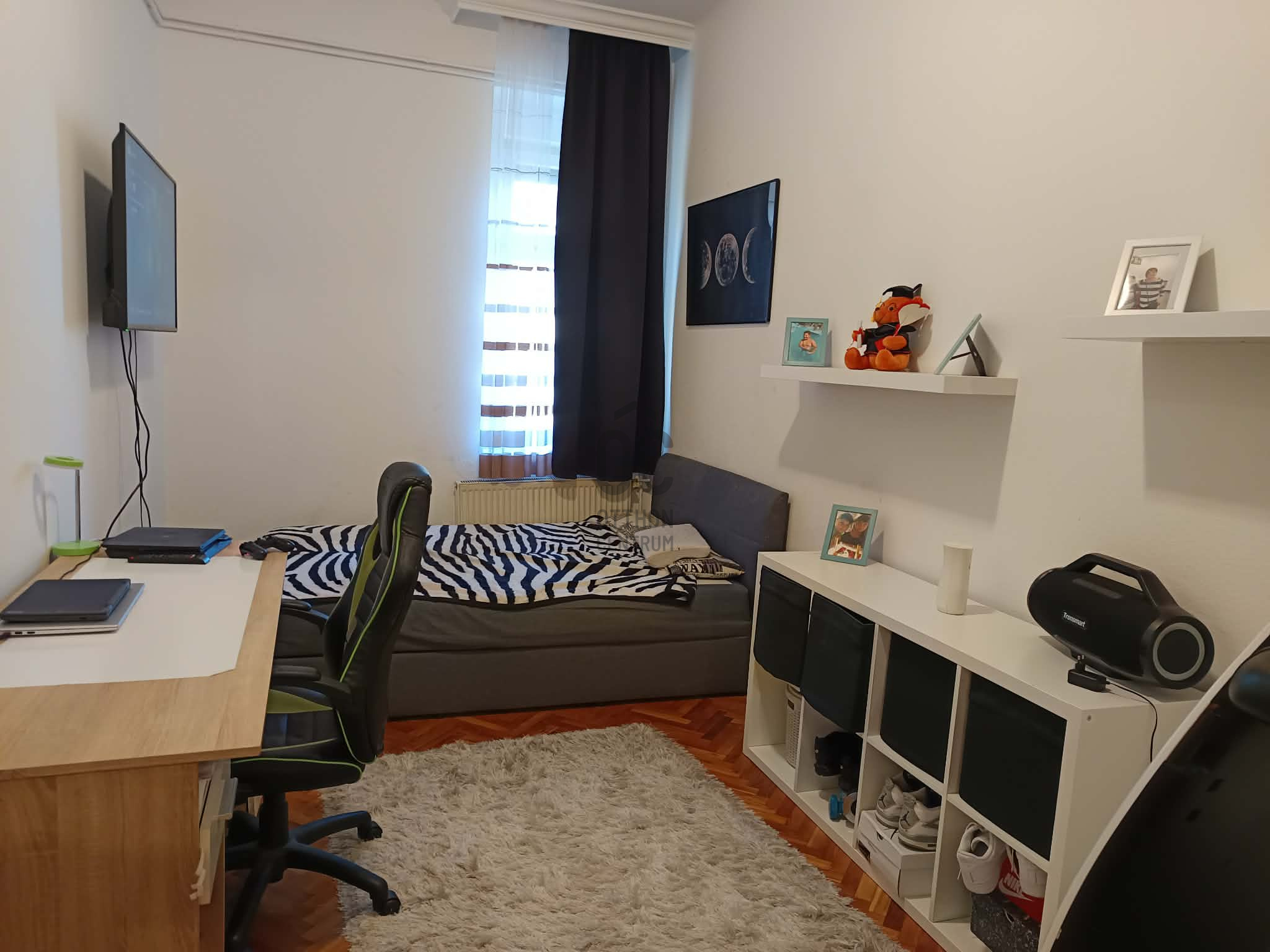 Gallery zoom image
