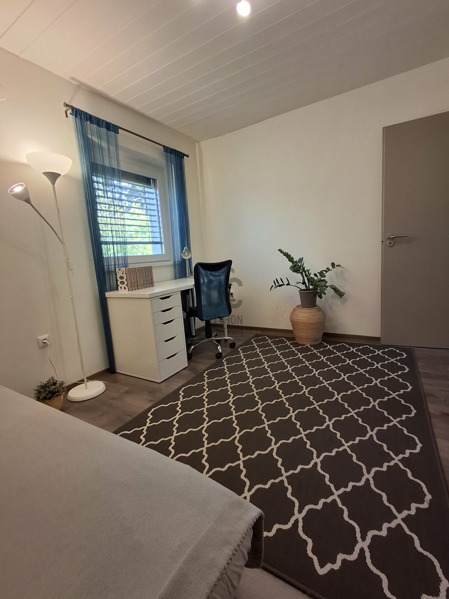 Gallery zoom image