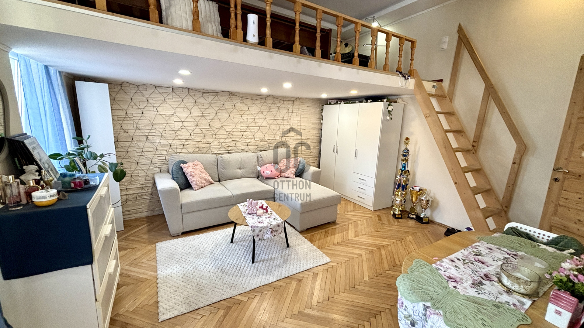 Gallery zoom image