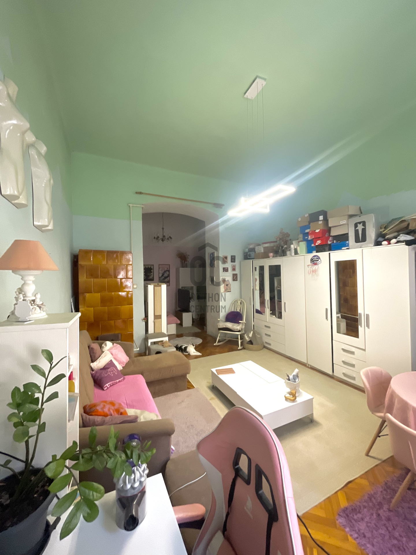 Gallery zoom image