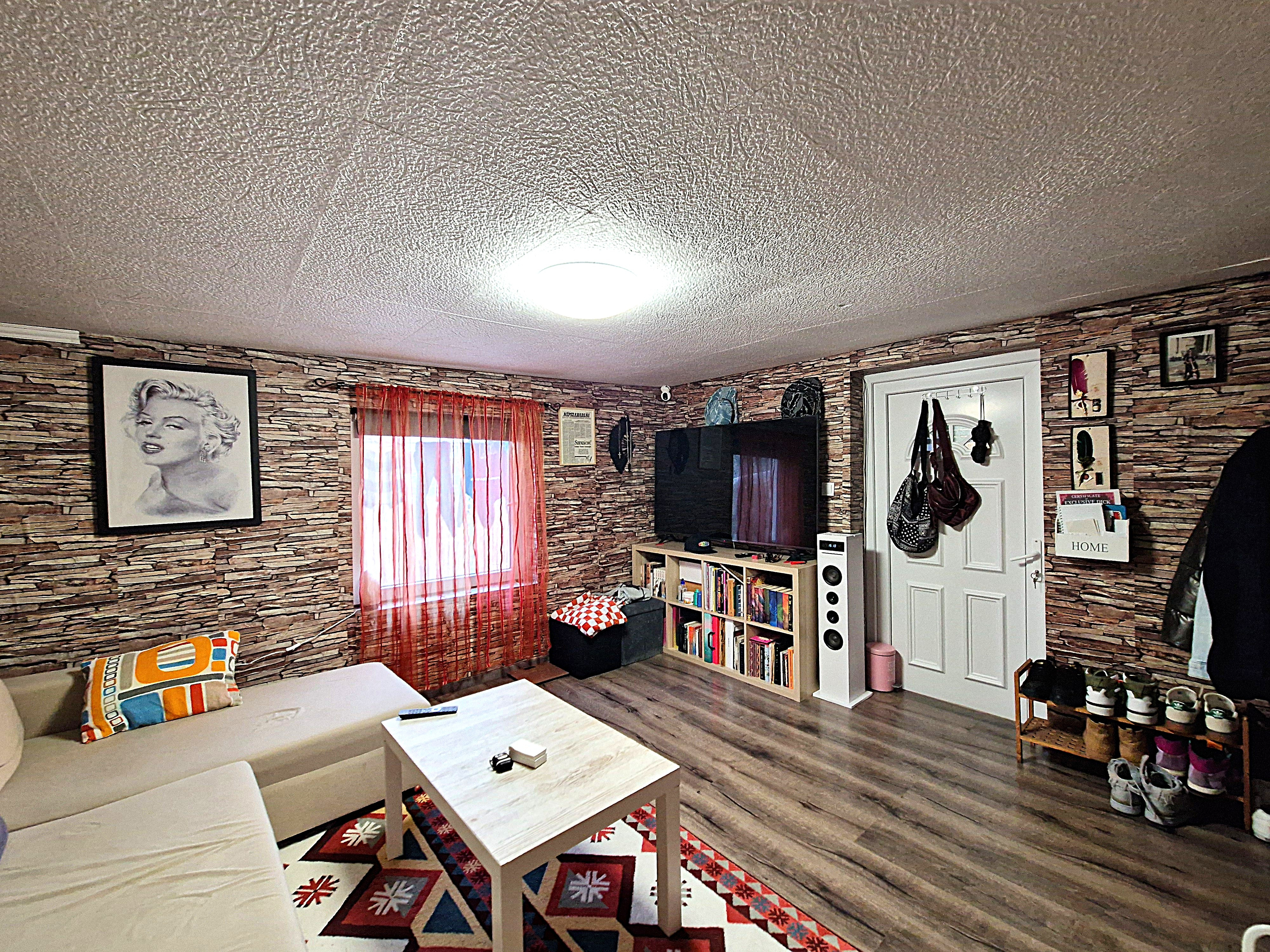 Gallery zoom image