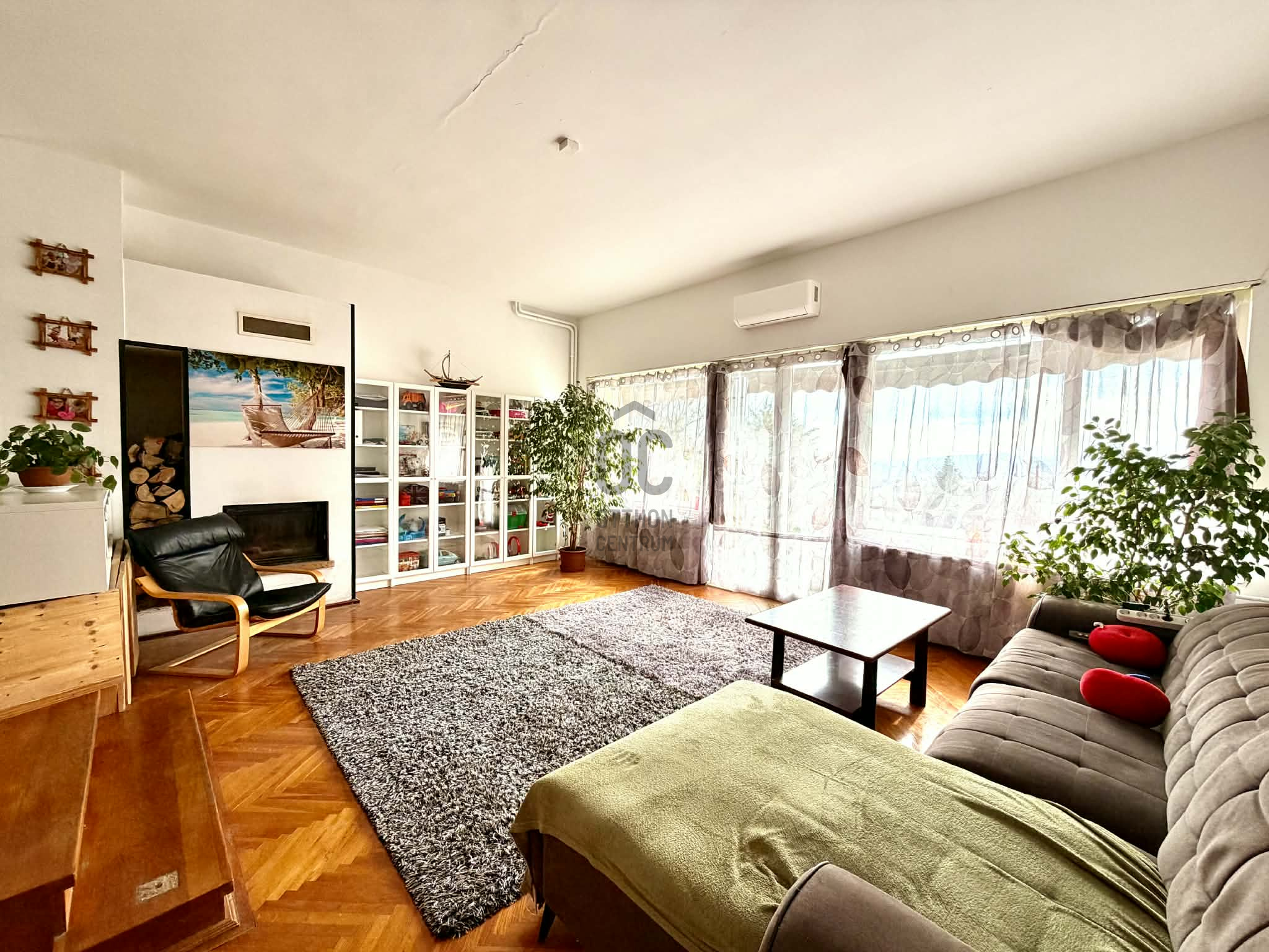 Gallery zoom image