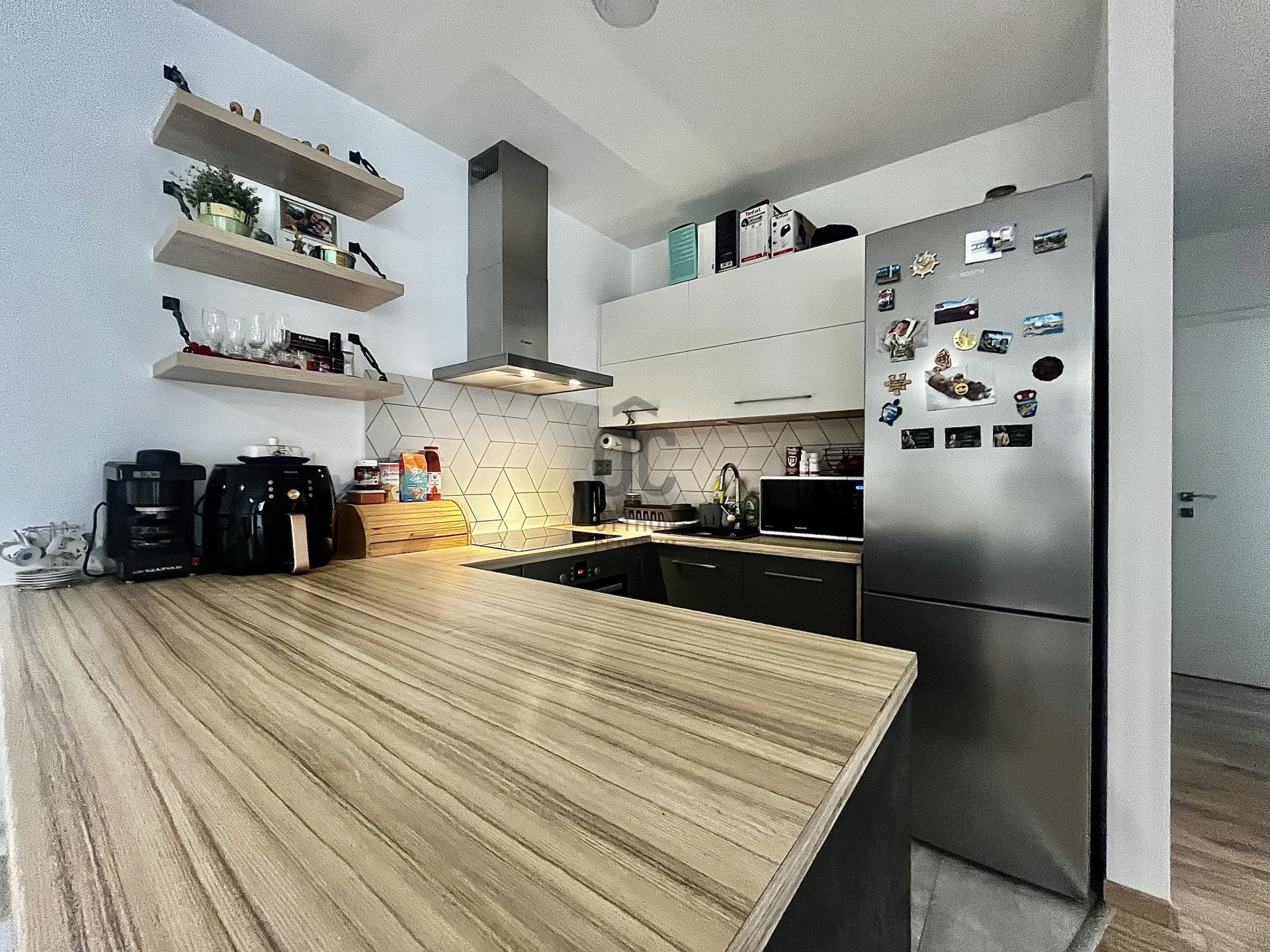 Gallery zoom image