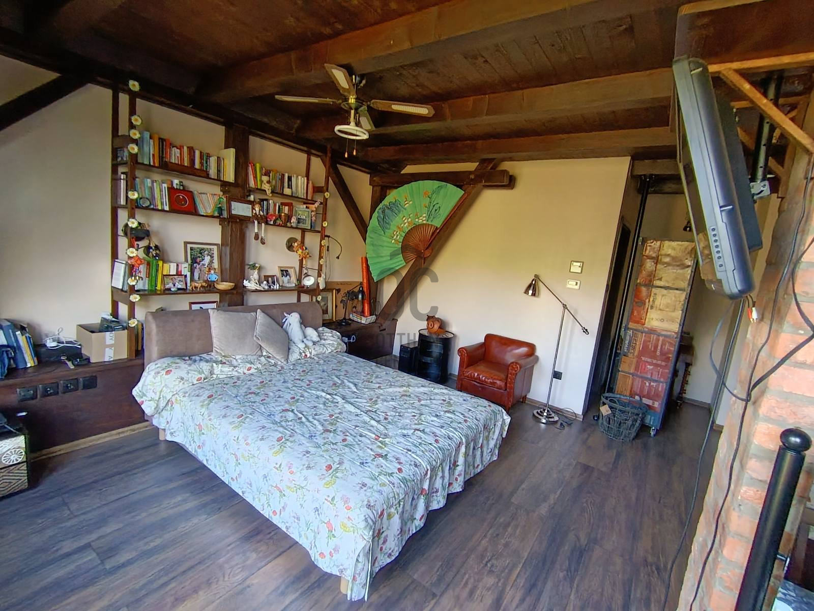 Gallery zoom image