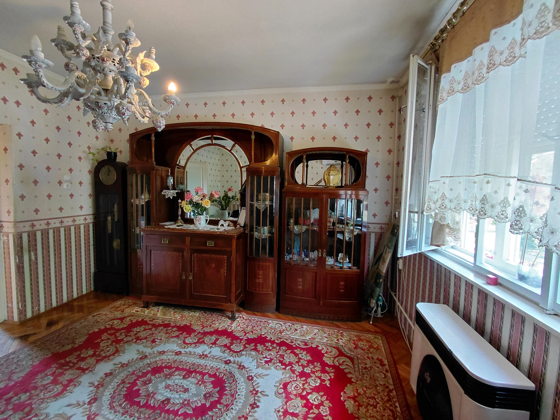 Gallery zoom image