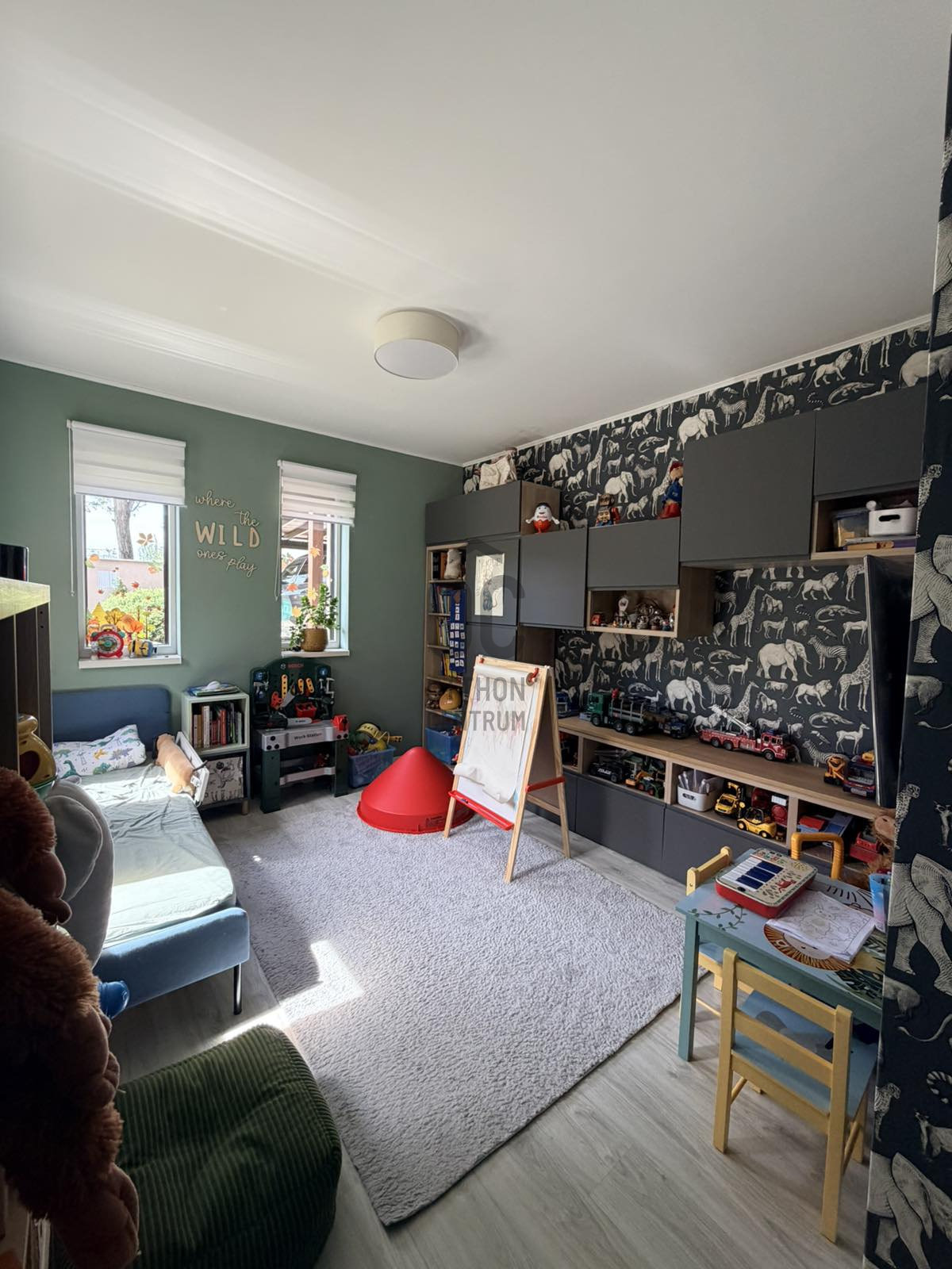 Gallery zoom image