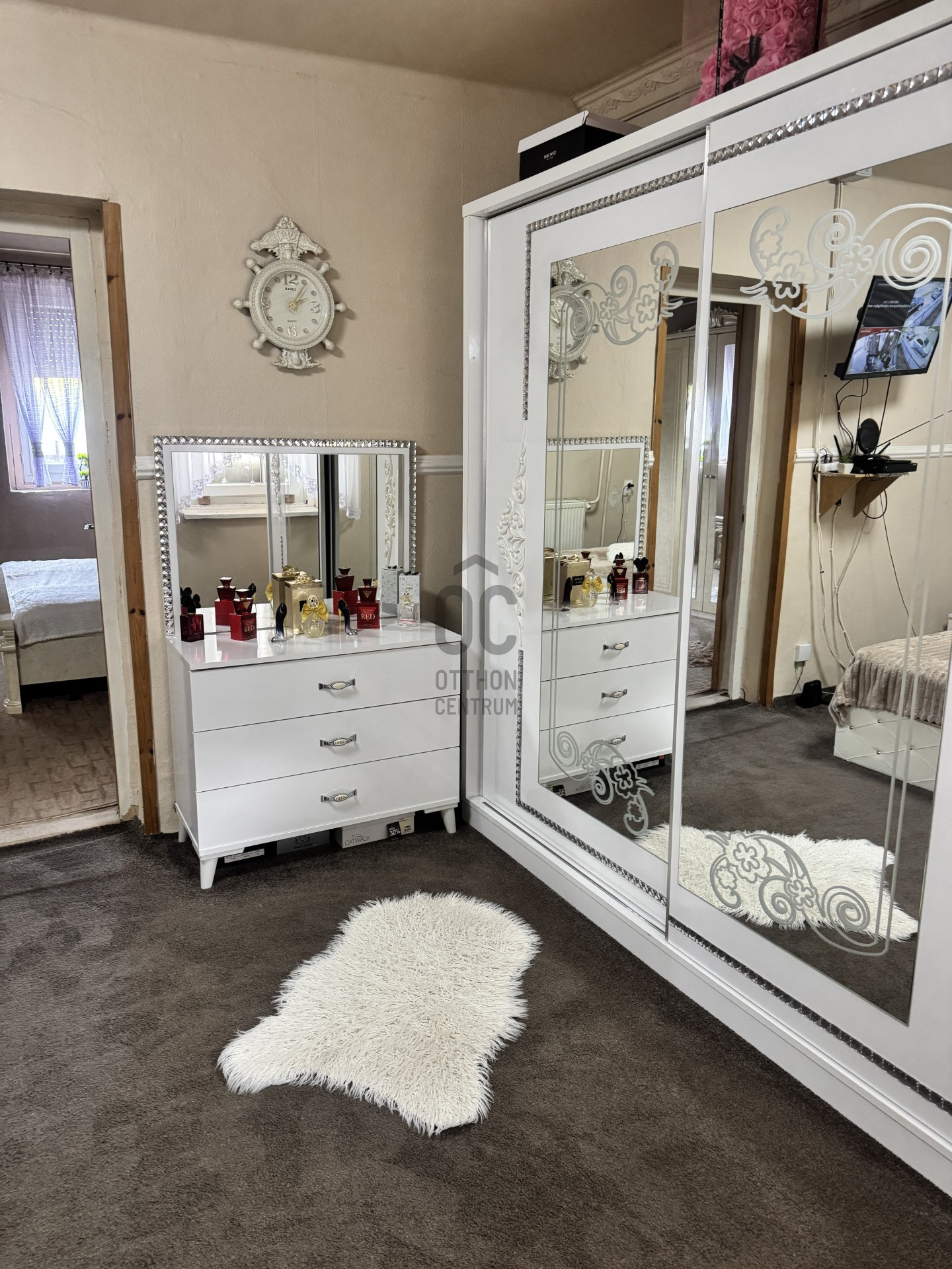 Gallery zoom image