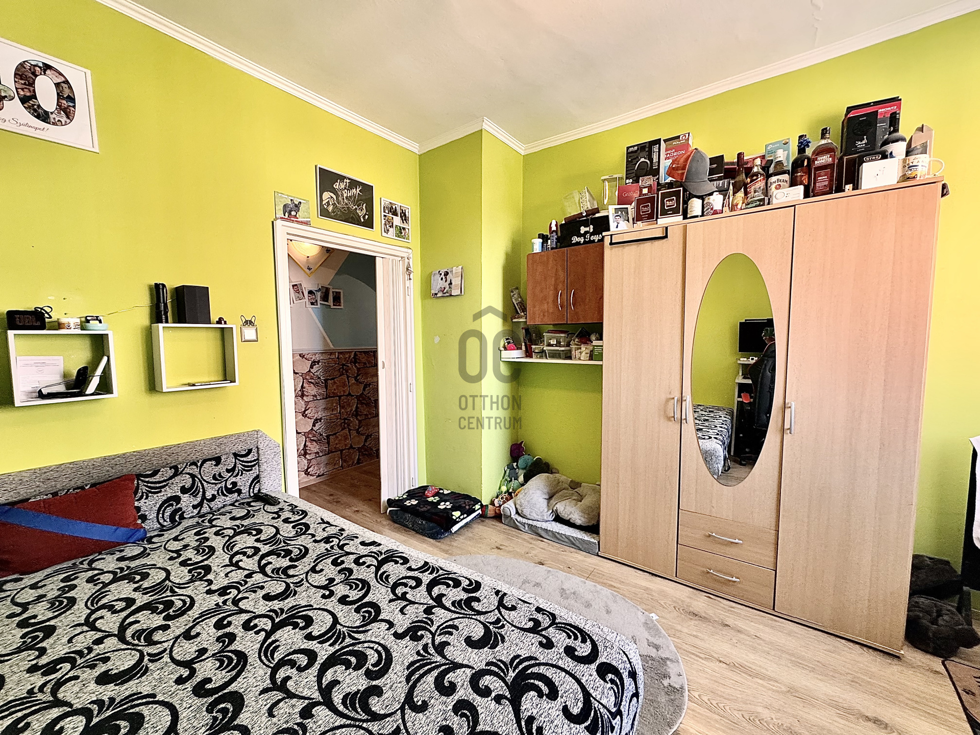 Gallery zoom image