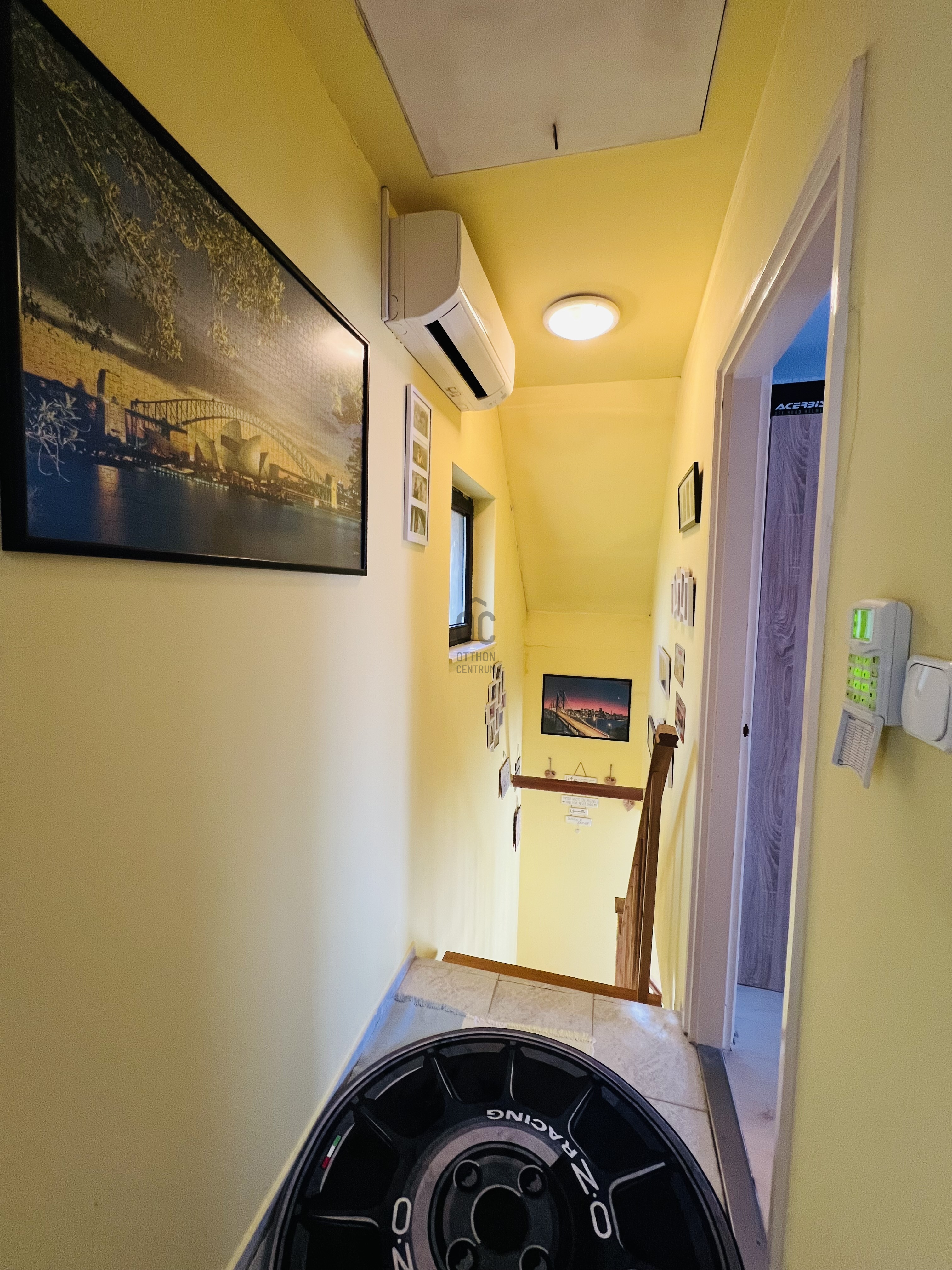 Gallery zoom image