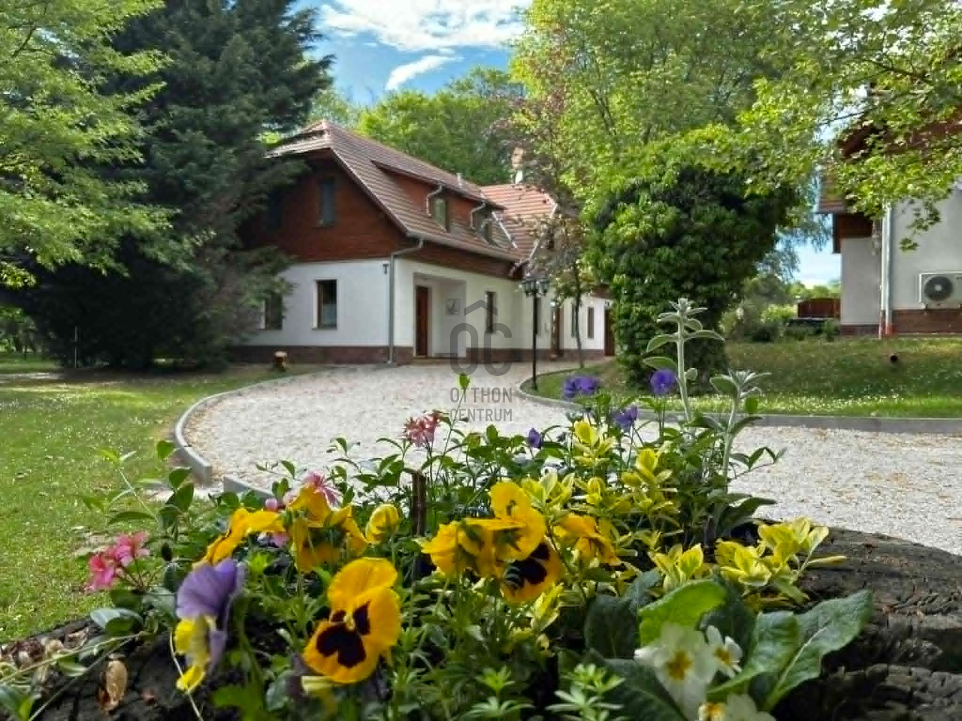Gallery zoom image