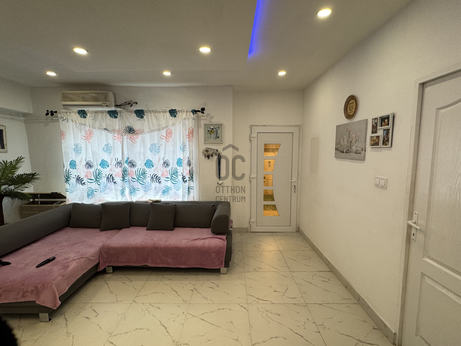 Gallery zoom image