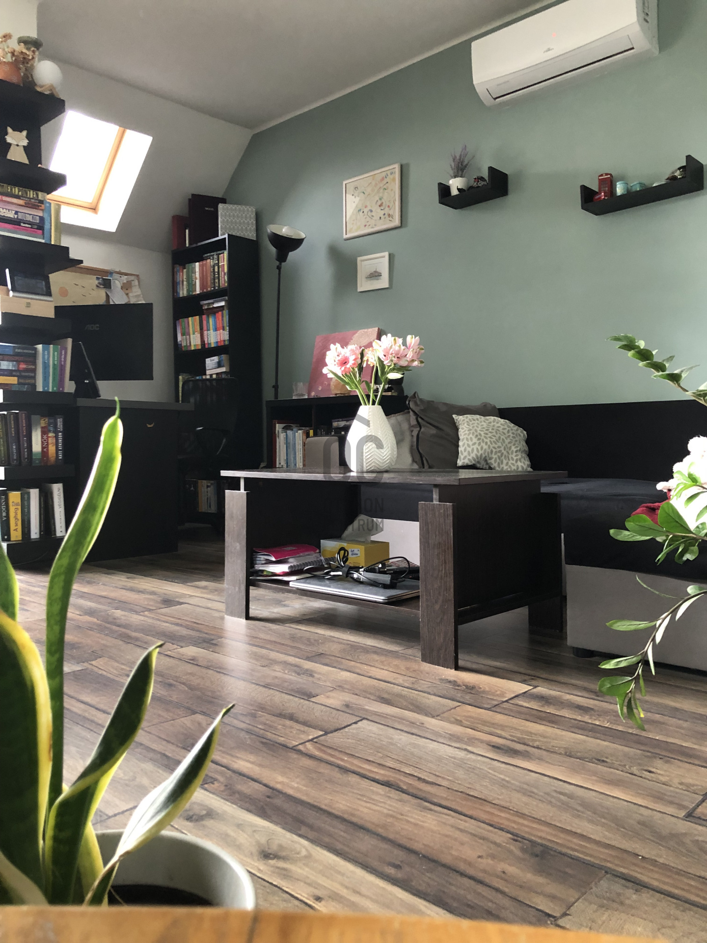 Gallery zoom image