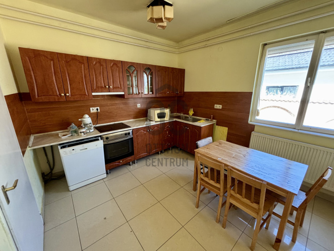 7 bed · 270m² · Családi ház · 2.000.000 Ft