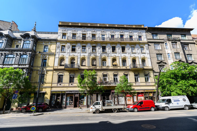 615m² · Fejlesztési célú · 250.000.000 Ft