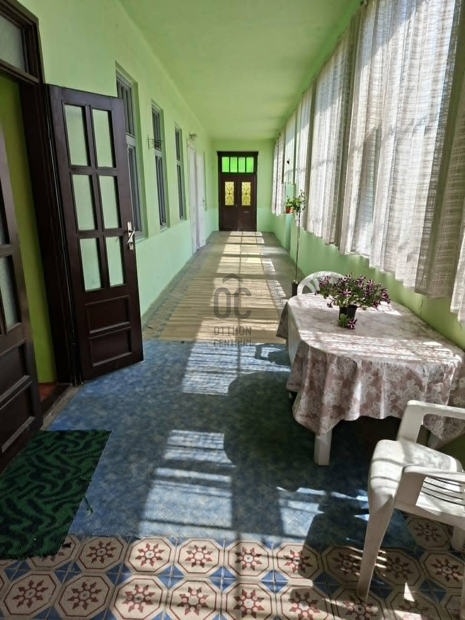 Gallery zoom image