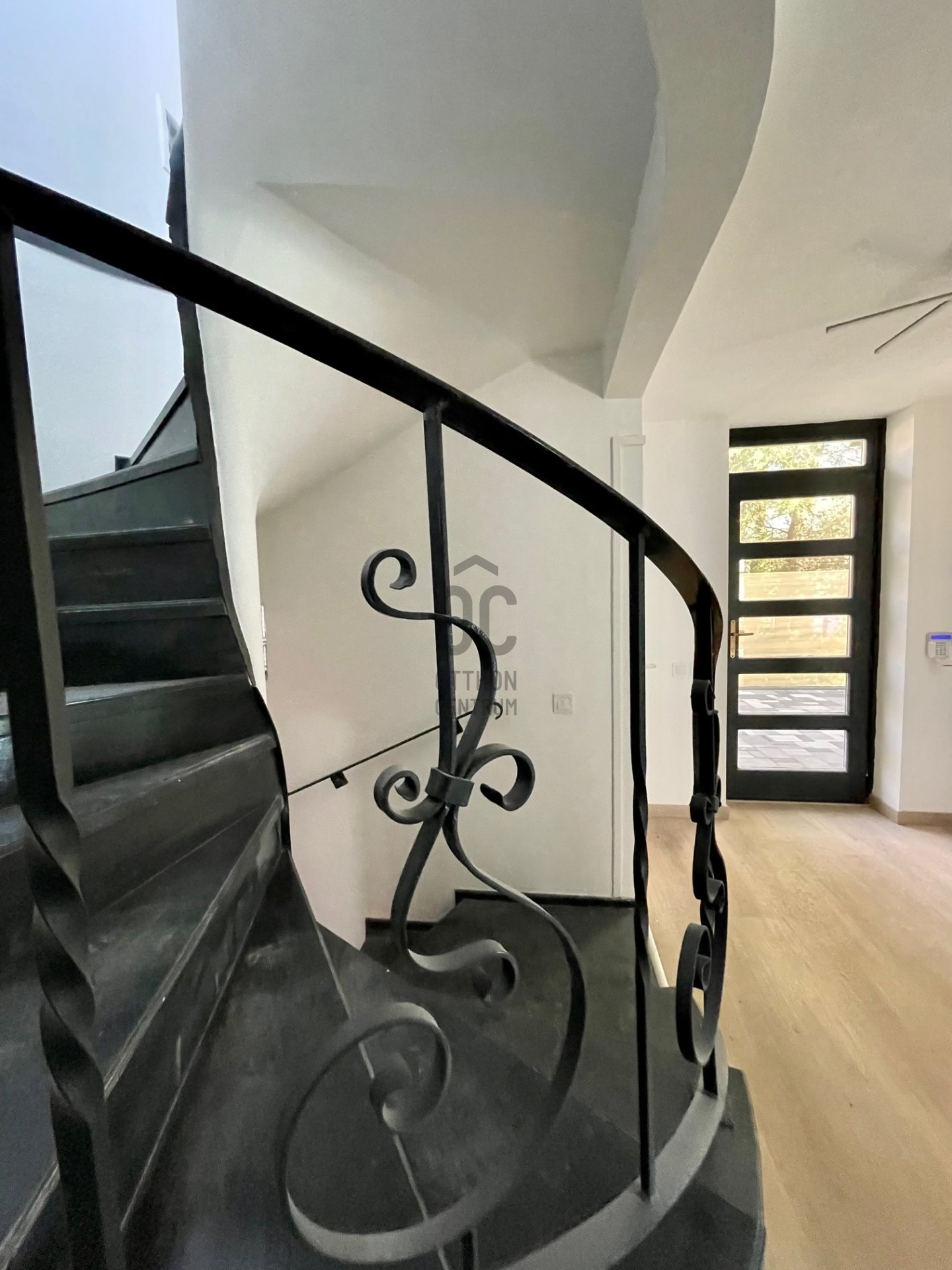 Gallery zoom image