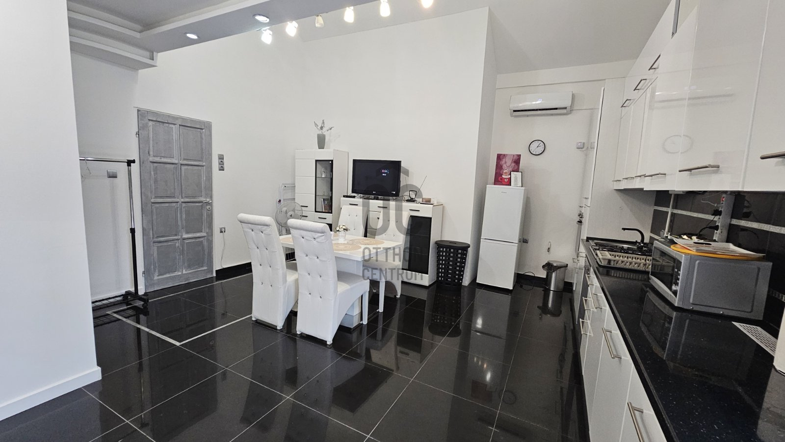 Gallery zoom image