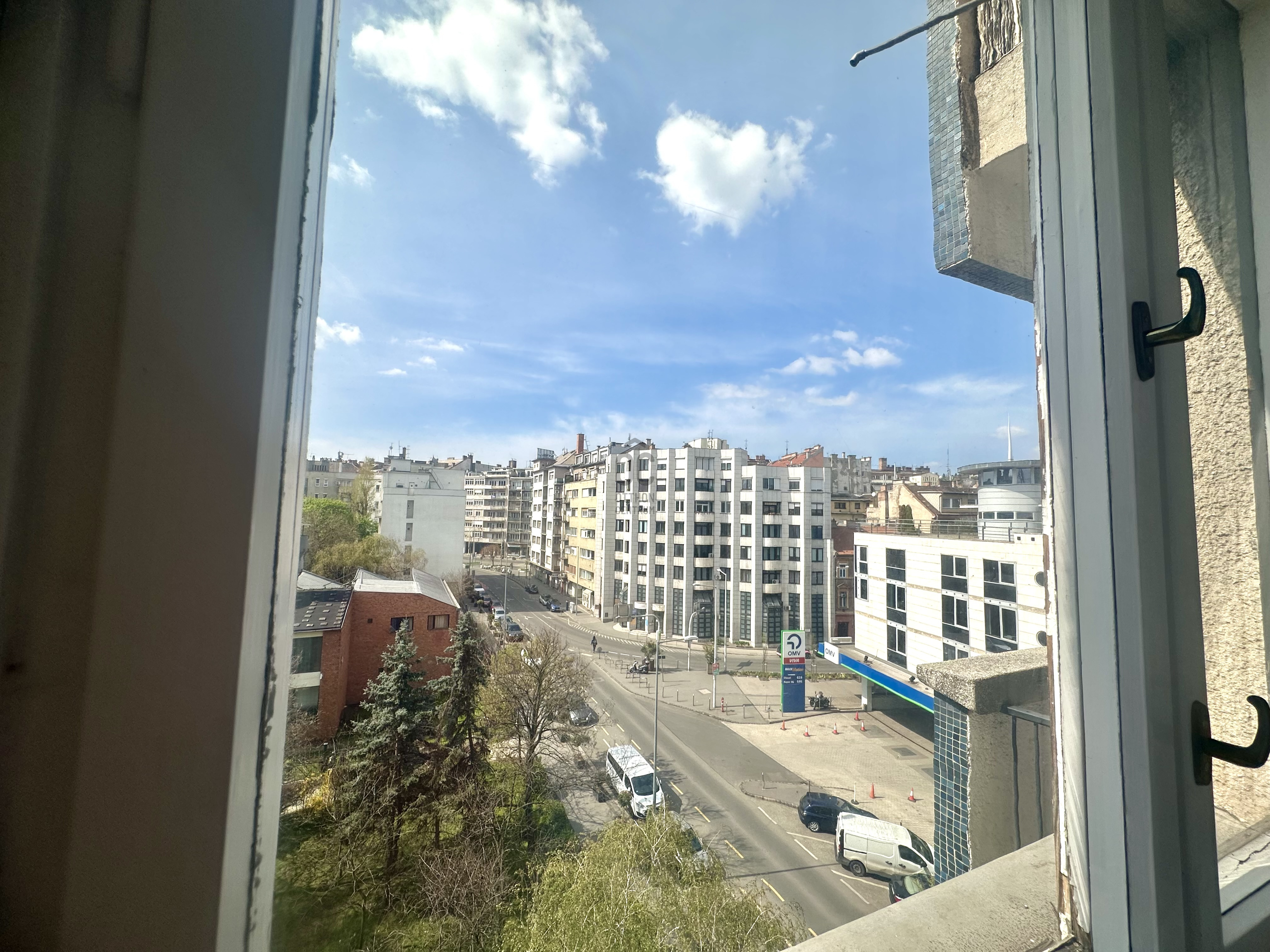 Gallery zoom image