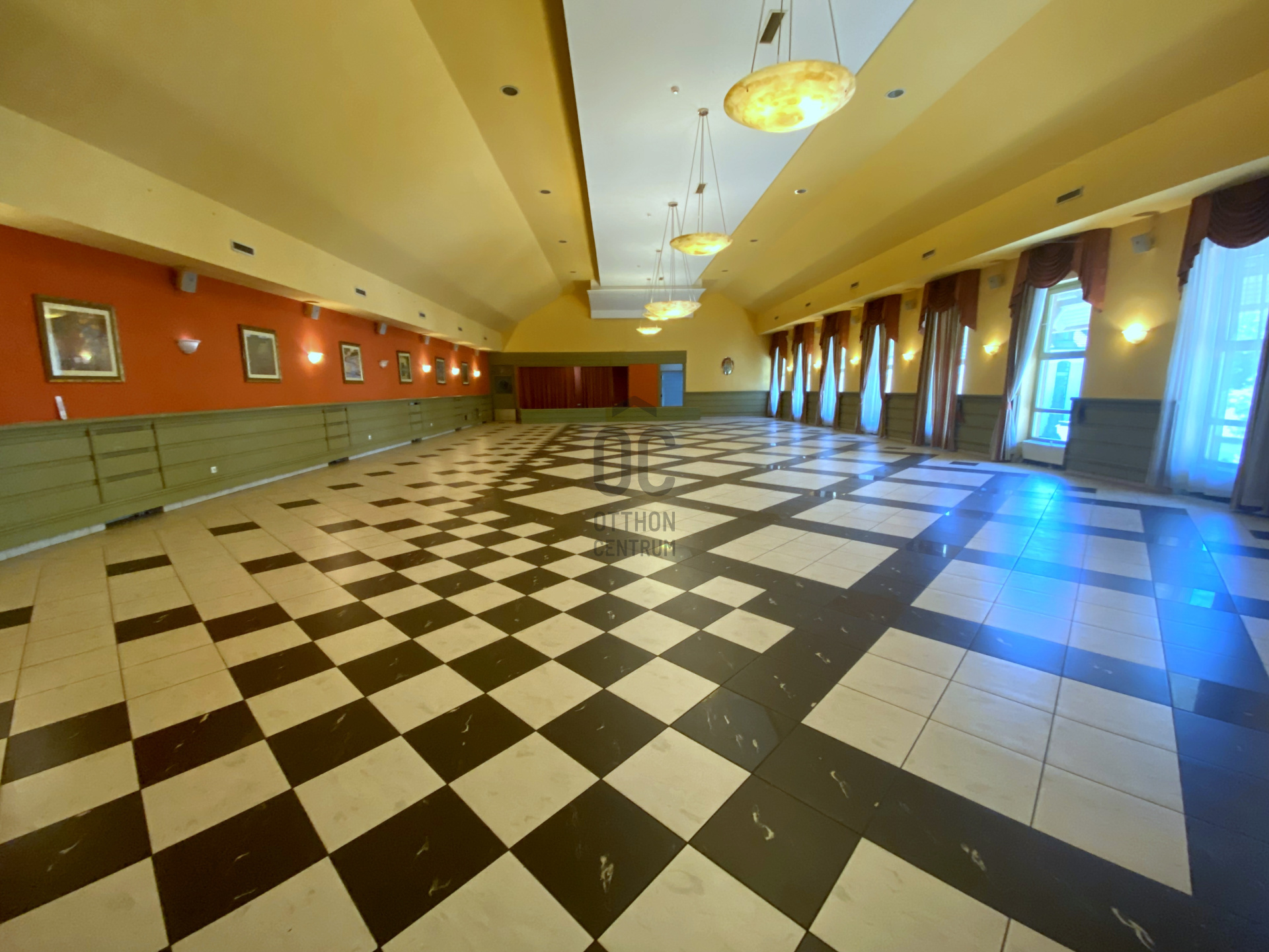 Gallery zoom image