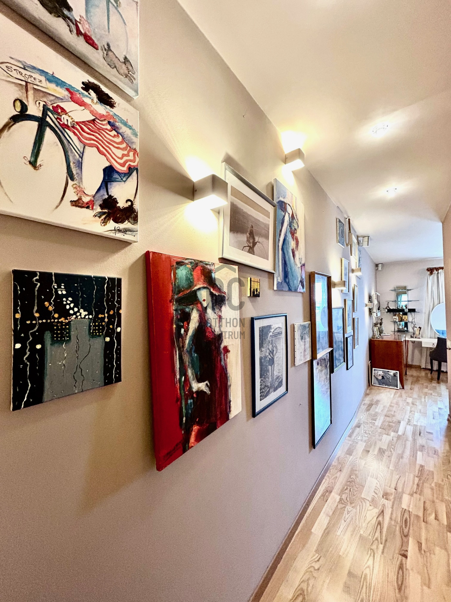 Gallery zoom image