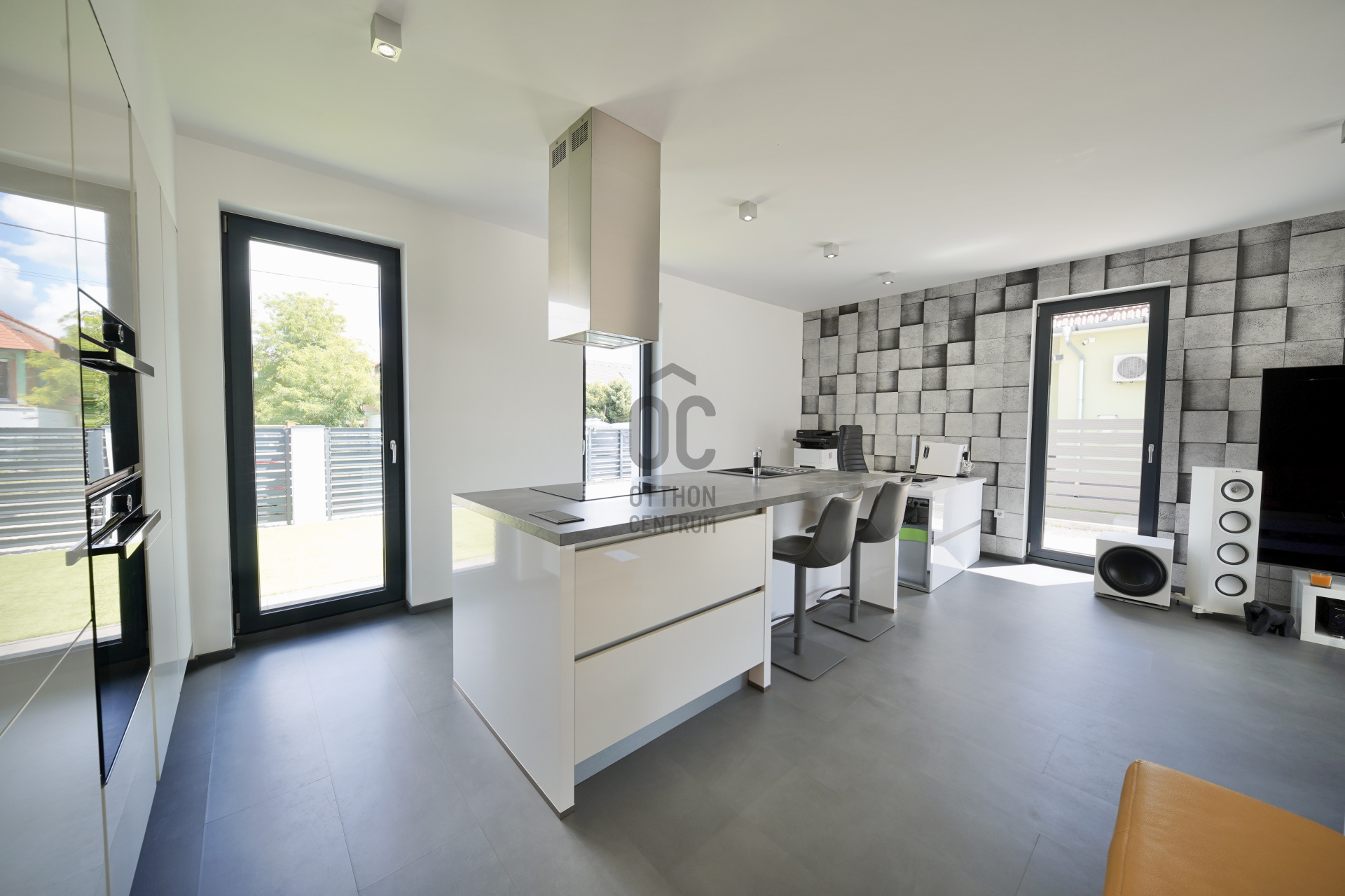 Gallery zoom image