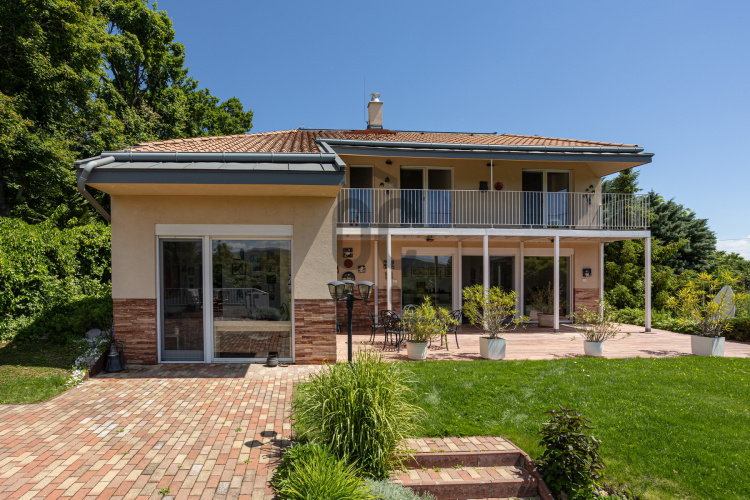 8 bed · 360m² · Családi ház · 290.000.000 Ft