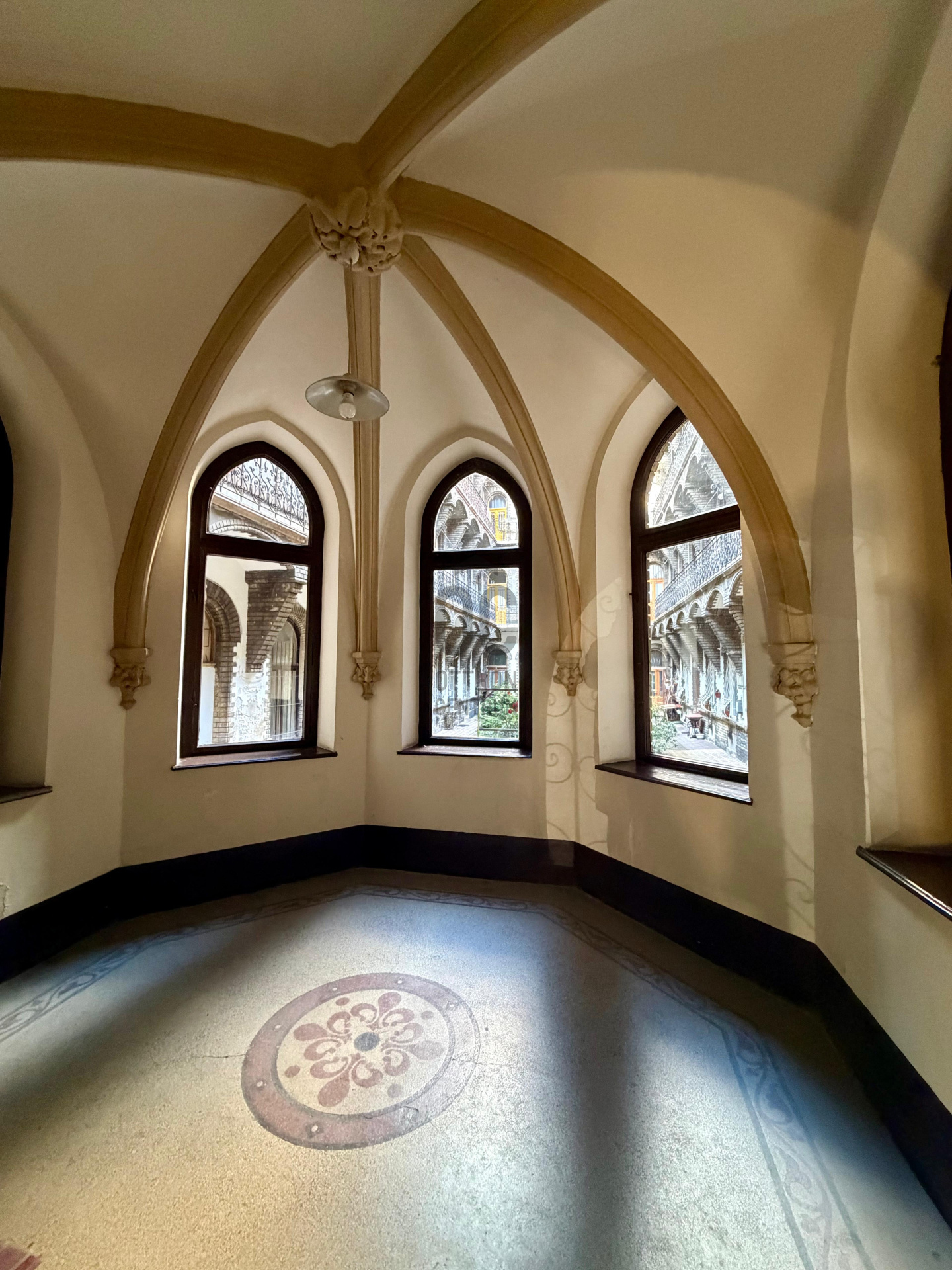 Gallery zoom image
