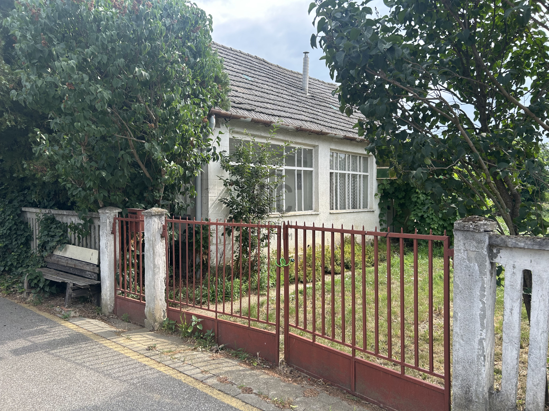 Gallery zoom image