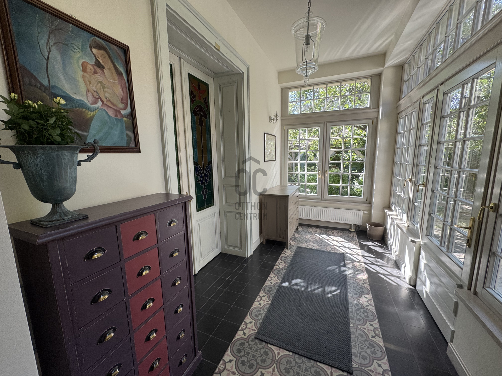 Gallery zoom image