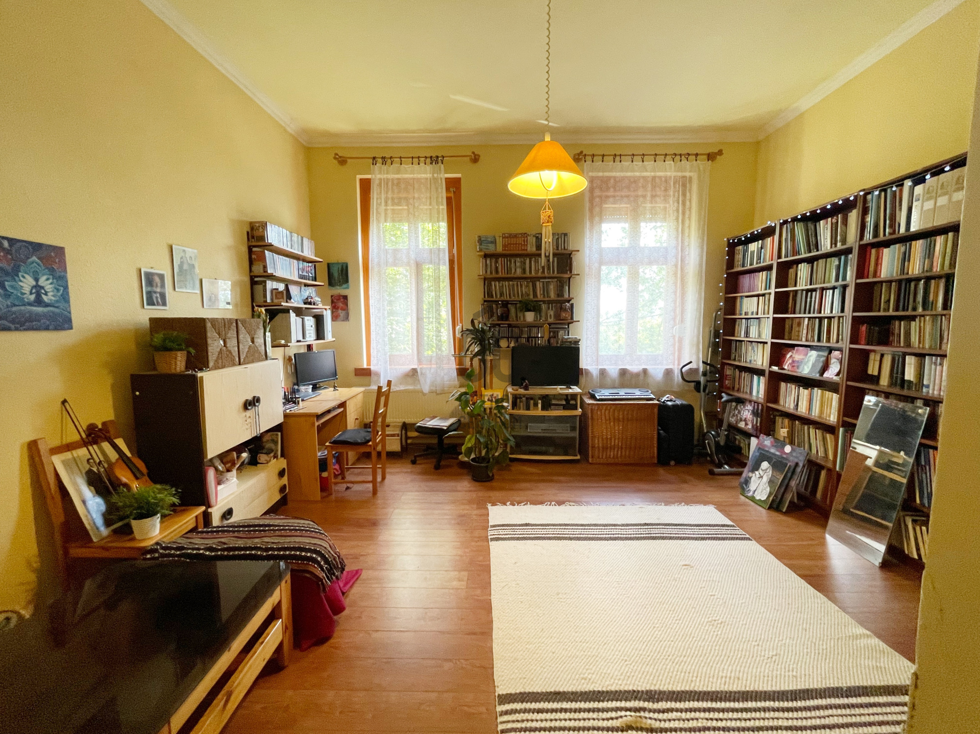 Gallery zoom image