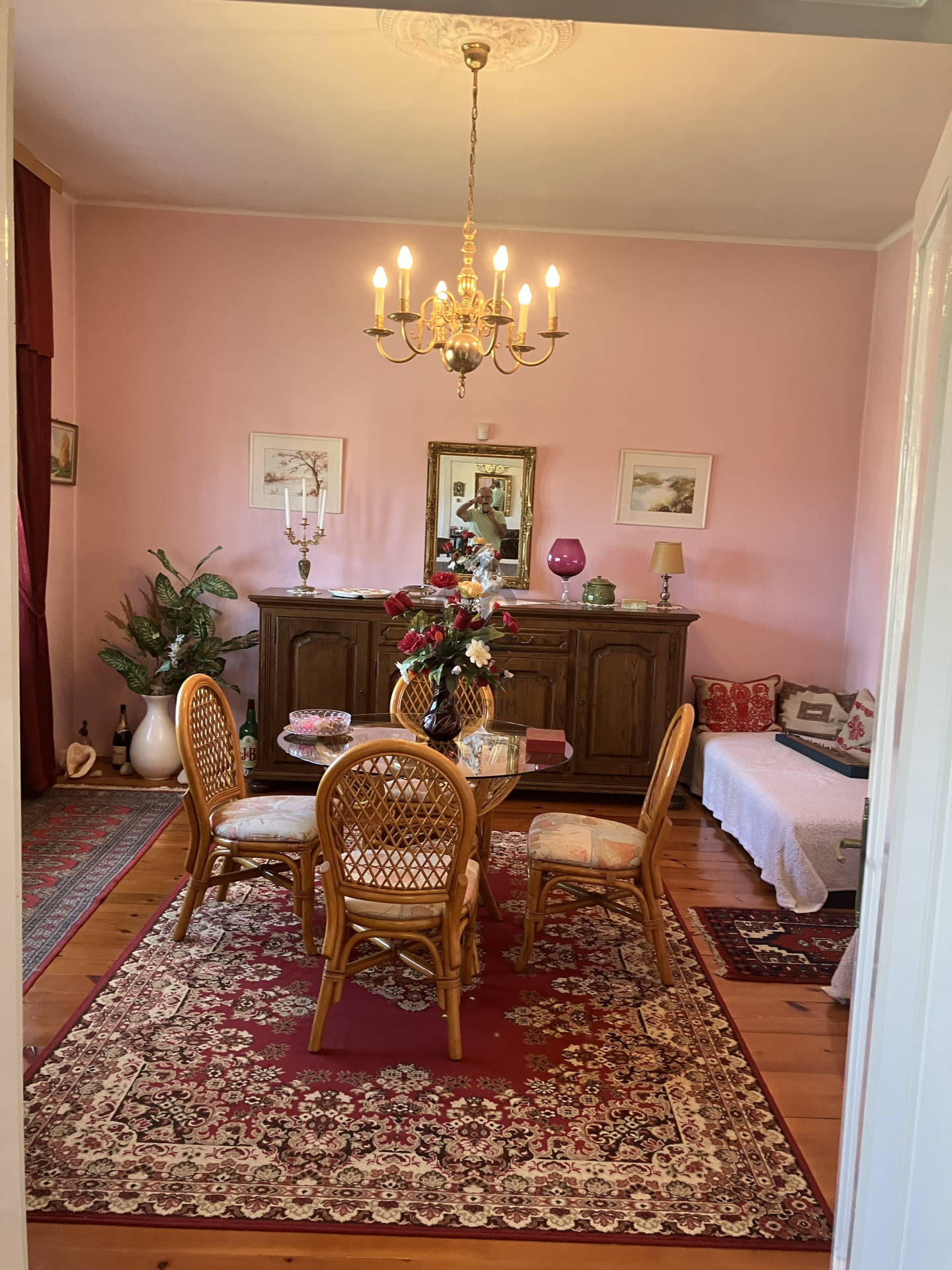 Gallery zoom image